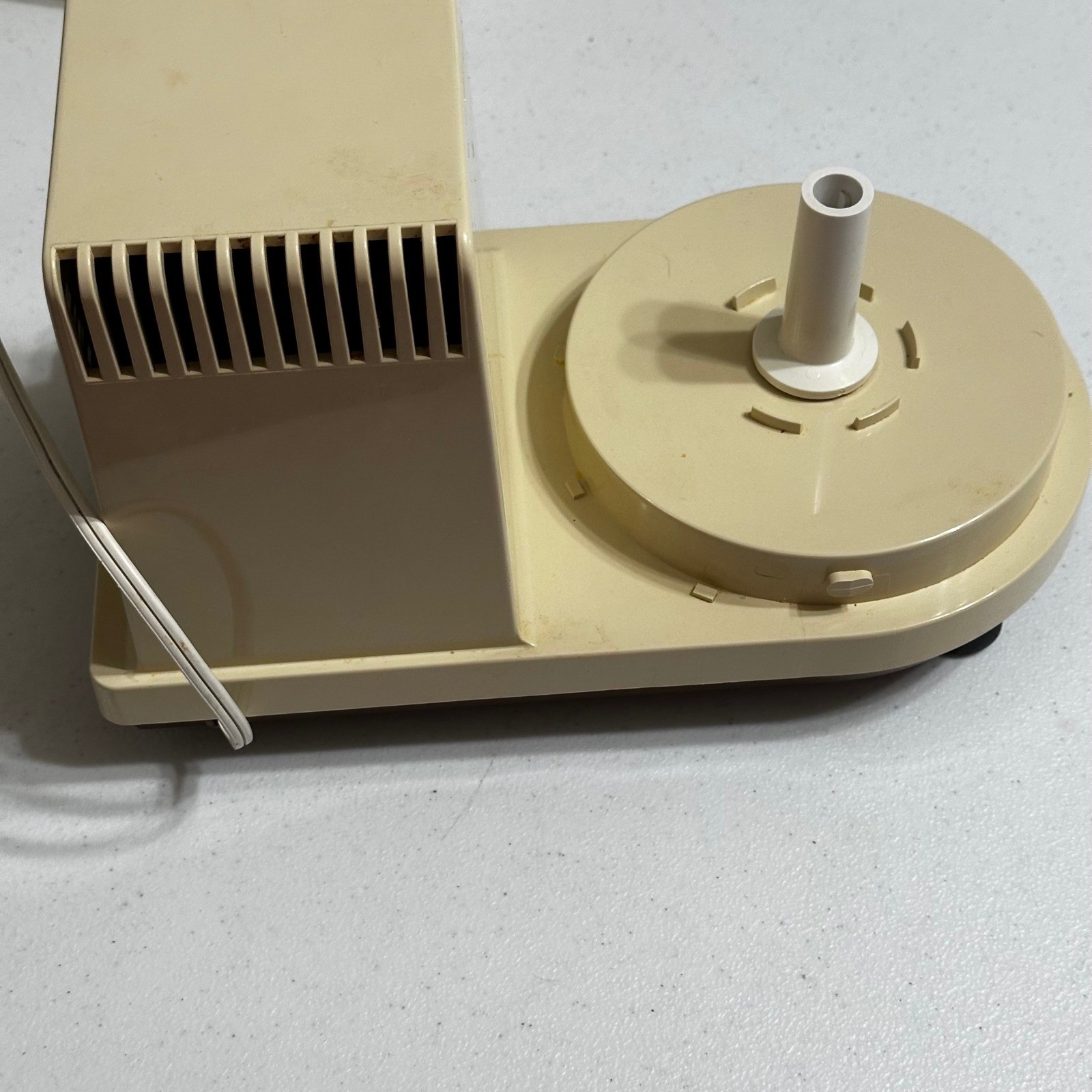Hamilton Beach Scovill Food Processor Model 709-2 w/ Blade & Attachments Works