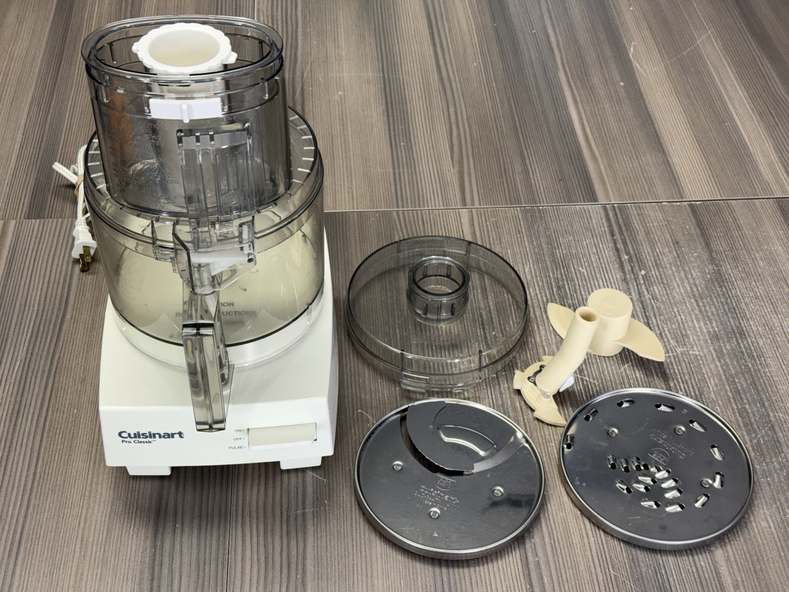 Cuisinart Pro Classic 7-Cup Food Processor DLC-10S Tested & Working