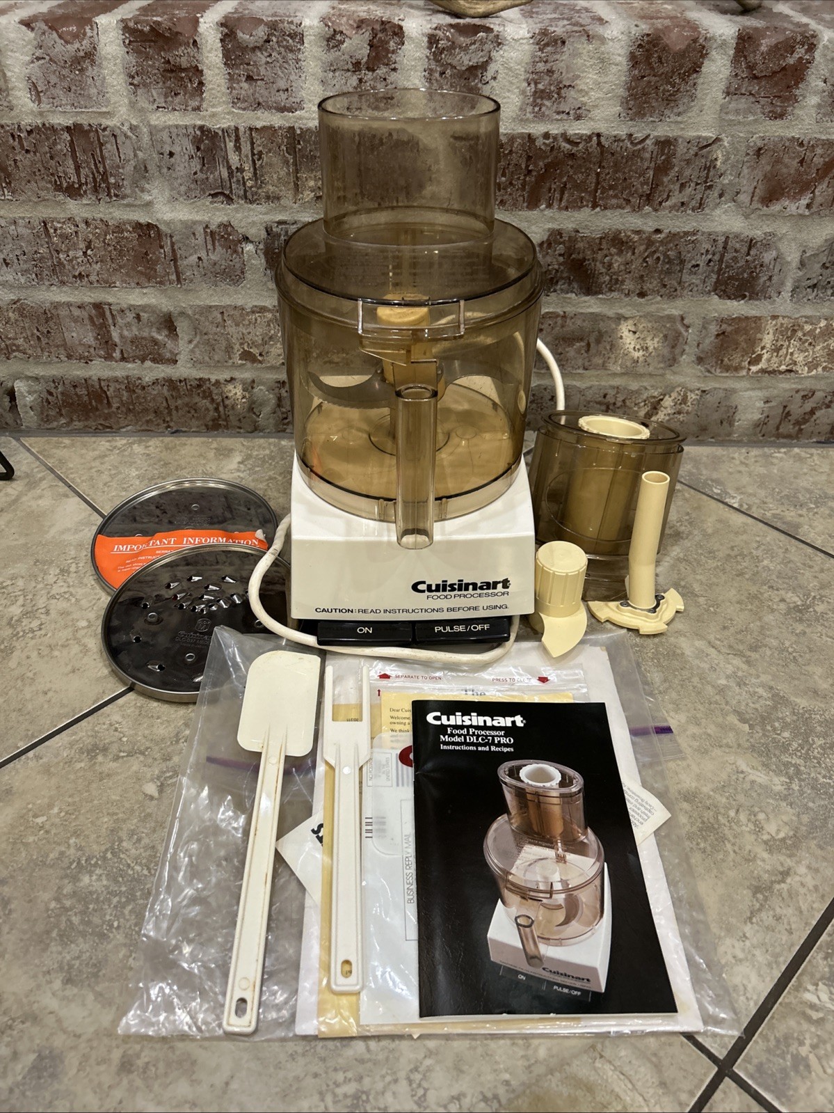 Cuisinart DLC-7 Pro Food Processor 14 Cup W Attachments Manual Japan-Read