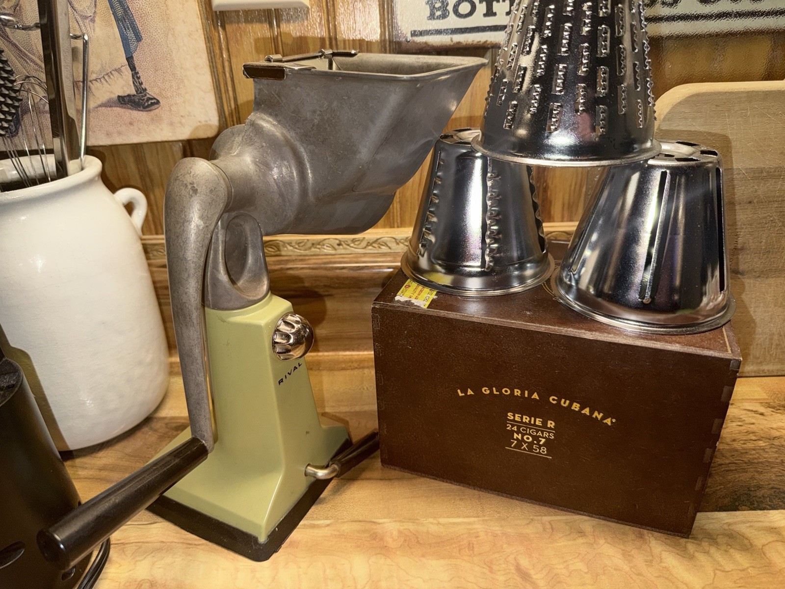 Vintage Rival manual rotary food slicer/shredder in good working condition.