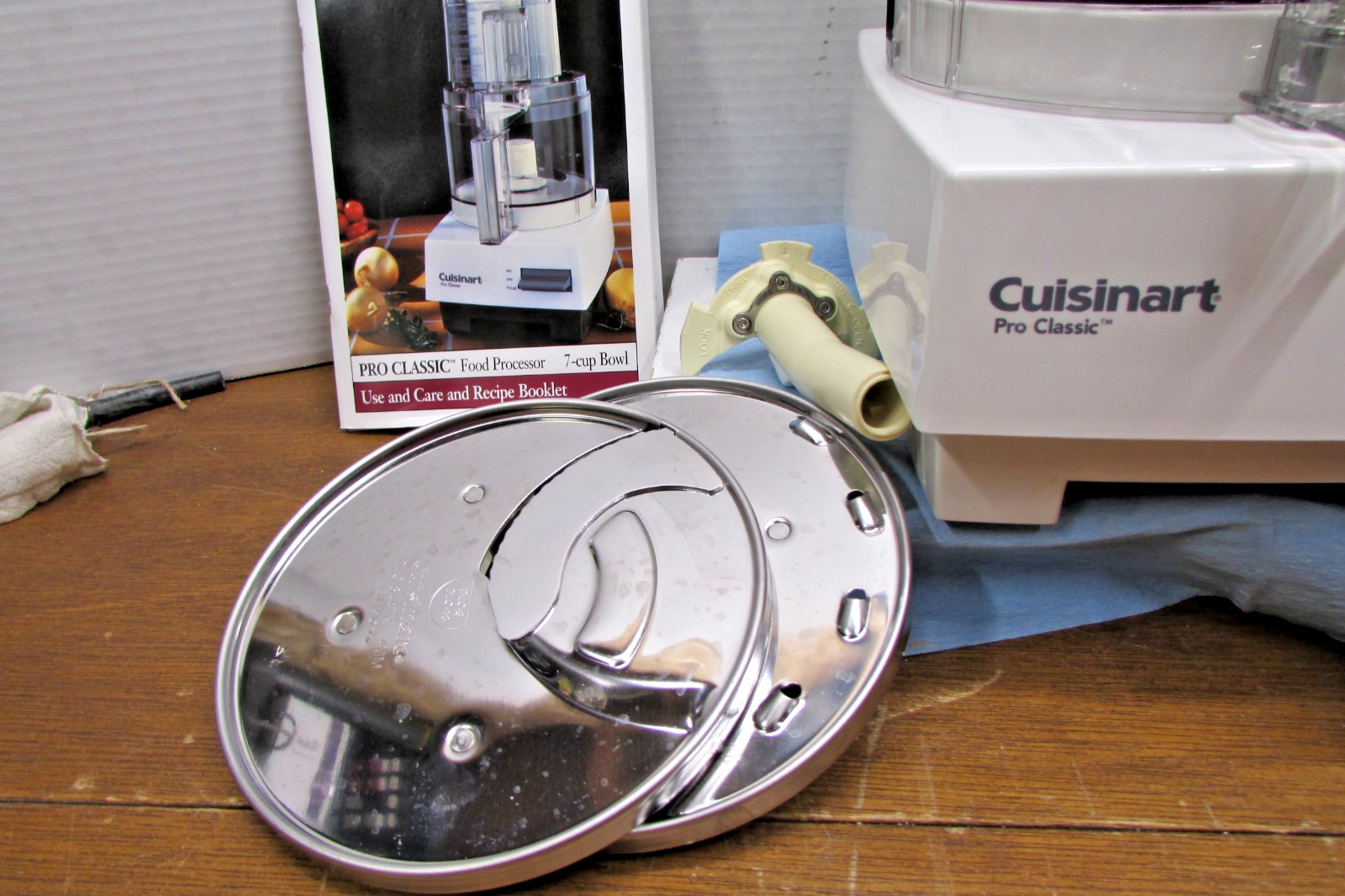 Cuisinart Pro Classic DLC-10S 7-Cup Food Processor W/ Attachments & User Manual