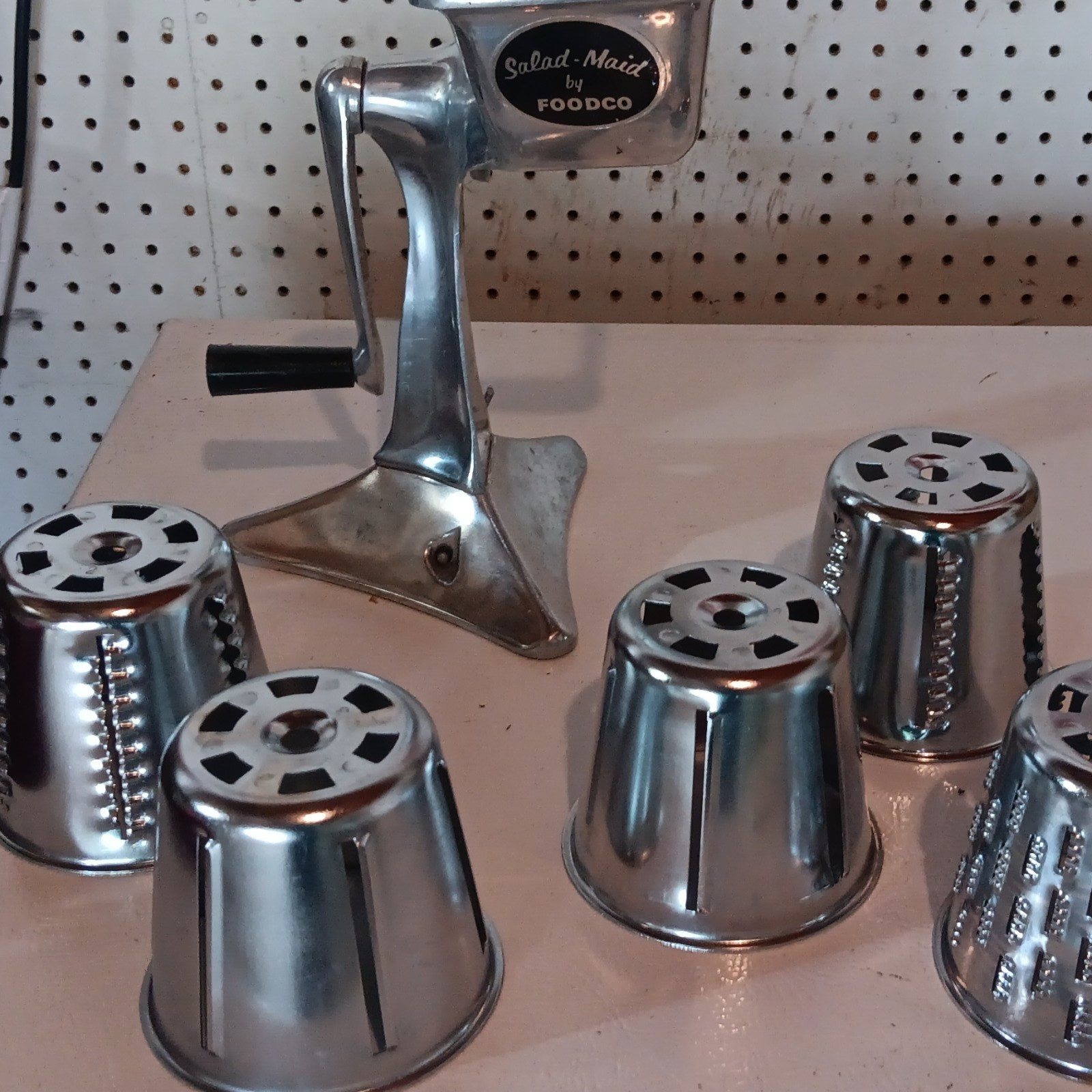 Foodco Salad-Maid Manual Food Processor Slicer/Shredder/Grater, Metal, 5 Cones