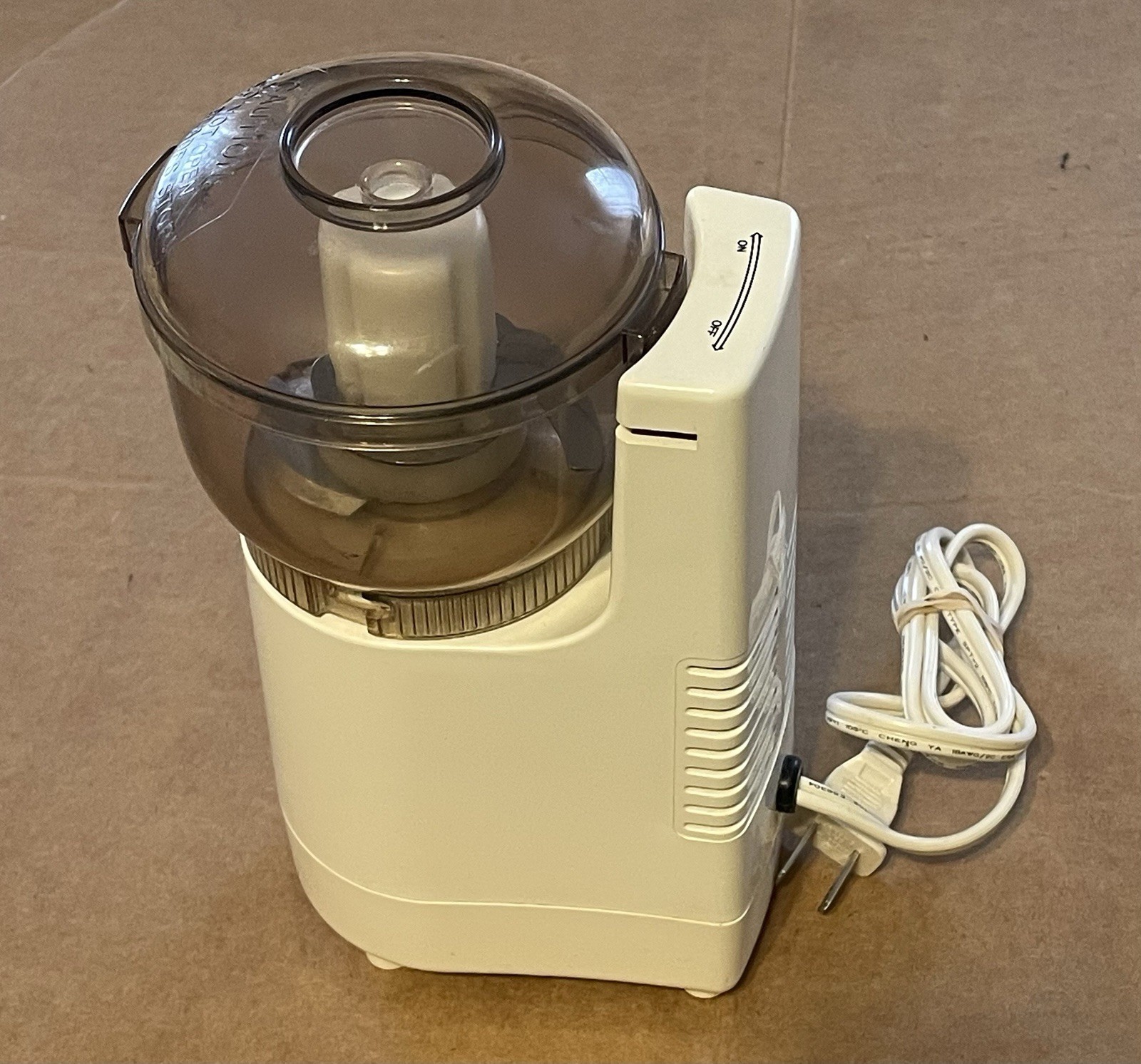 VINTAGE SUNBEAM OSKAR Jr. CHOPPER PLUS MODEL 14131 FOOD PROCESSOR