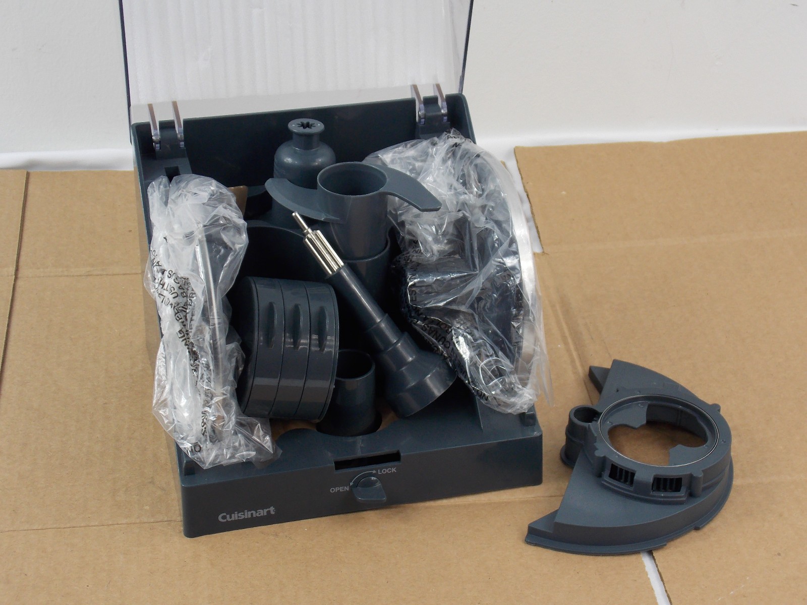 Cuisinart FP-11/13SC Storage Case and six Food Processor Blades