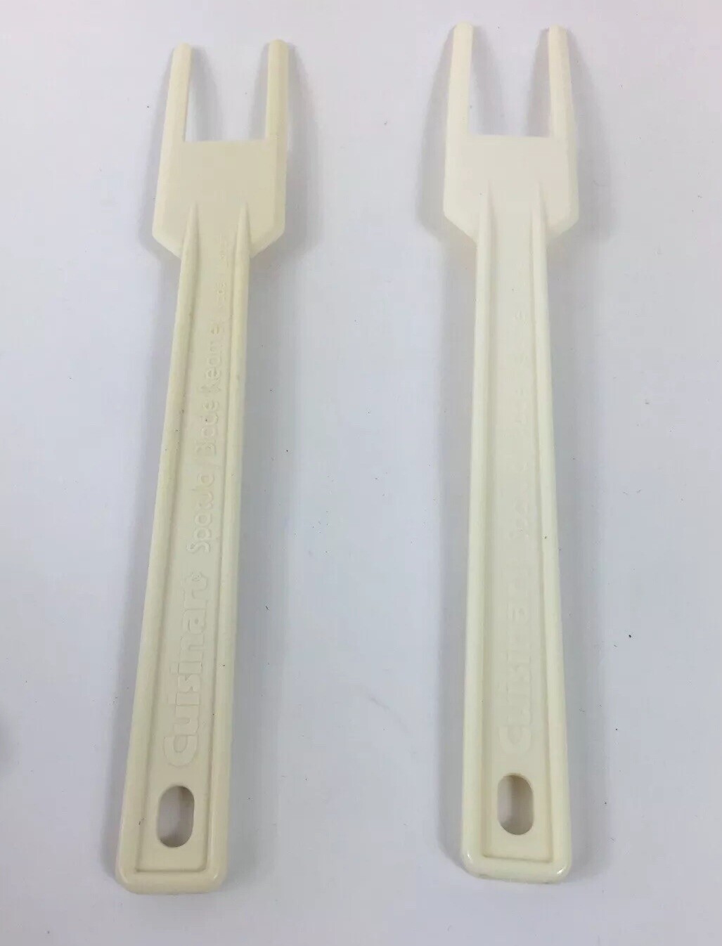2 OEM White Cuisinart Food Processor Spatula / Blade Reamer from Japan