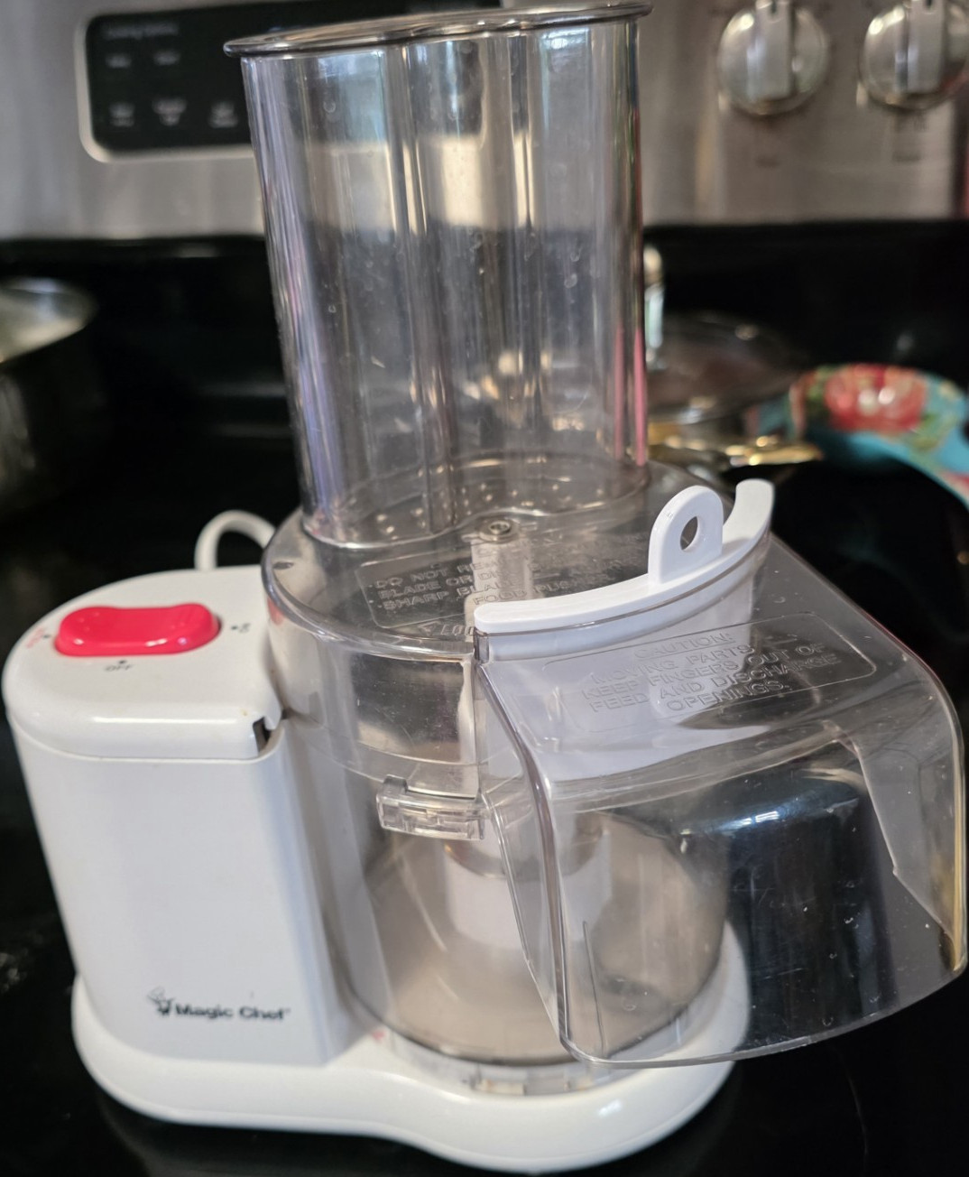 Magic Chef Full-Size Electric Food Processor White/Clear Bowl Lid Feed Tube