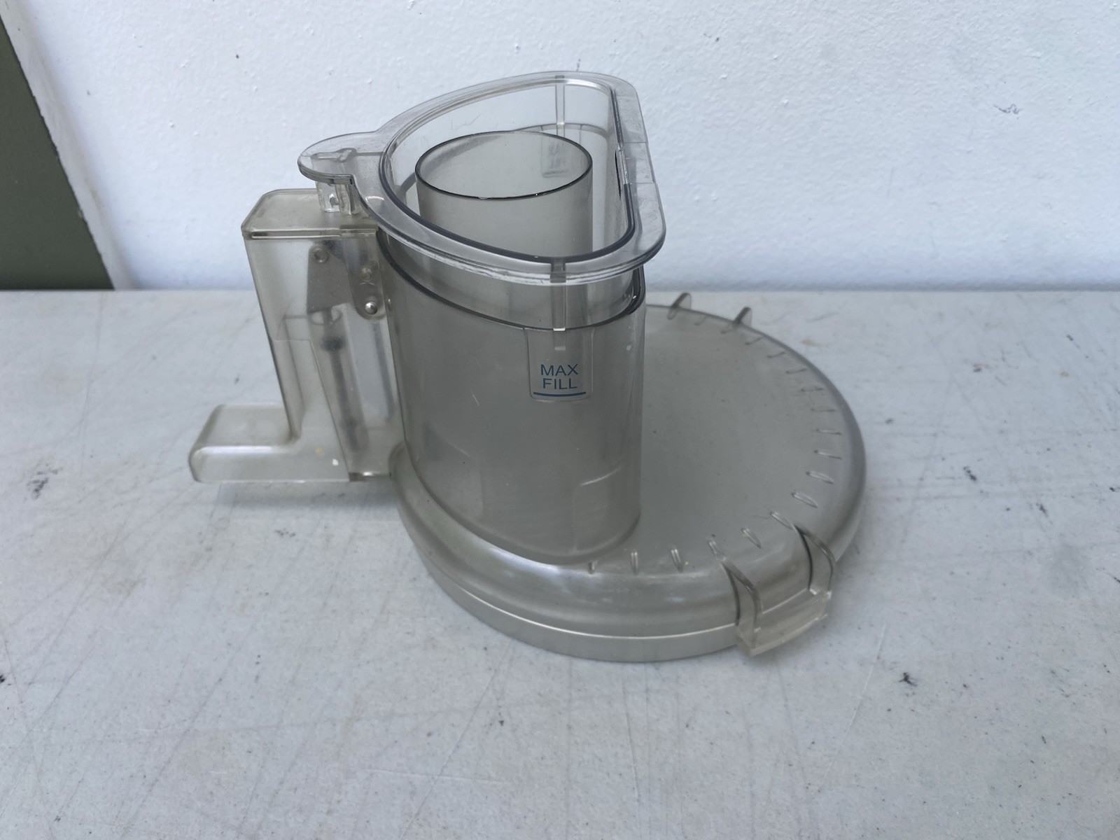 Cuisinart DLC-2007N Food Processor Bowl Cover Assembly No Pusher