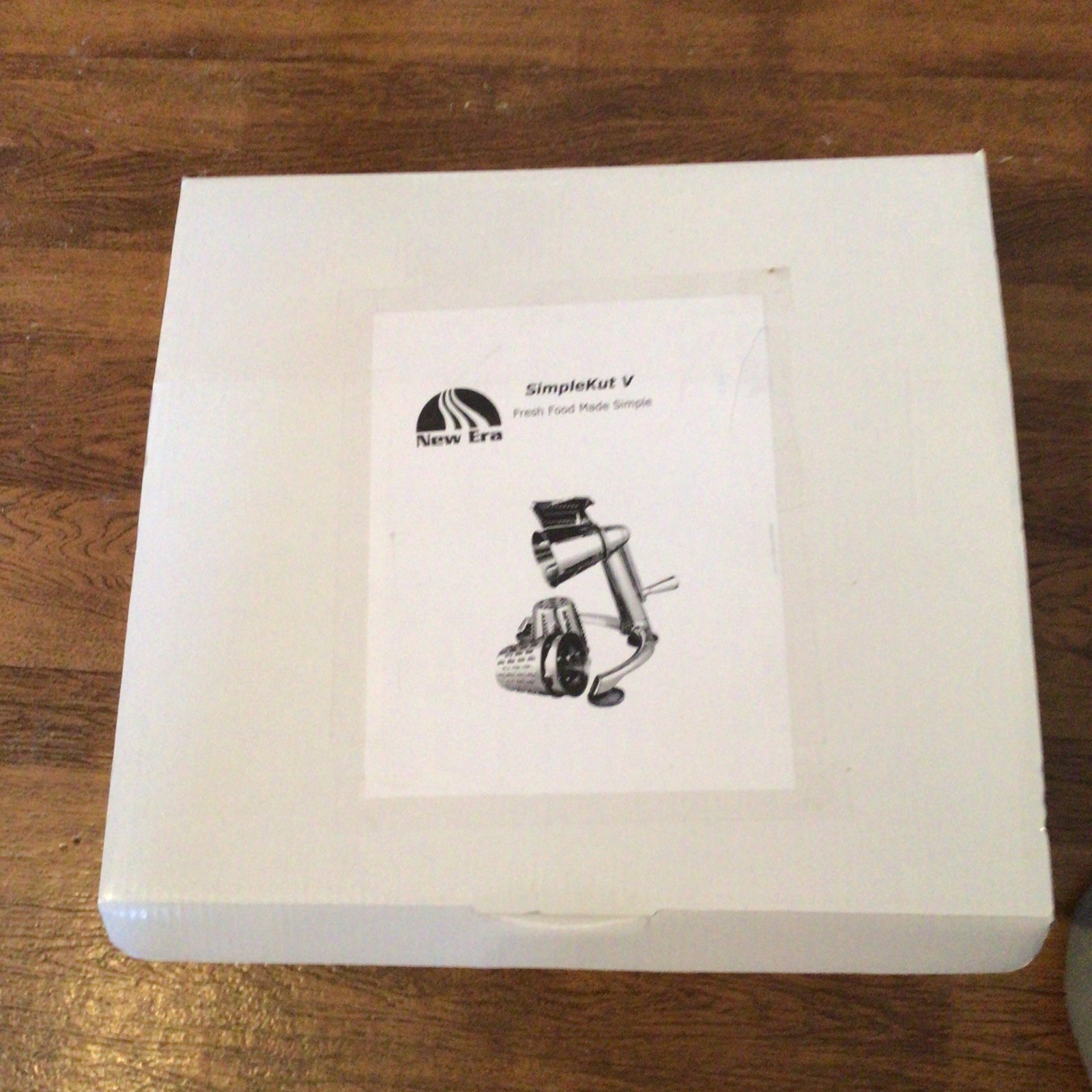 Brand New NEW ERA Simple Kut V Manual Food Processor W/ 5 Cutting Cones Blades