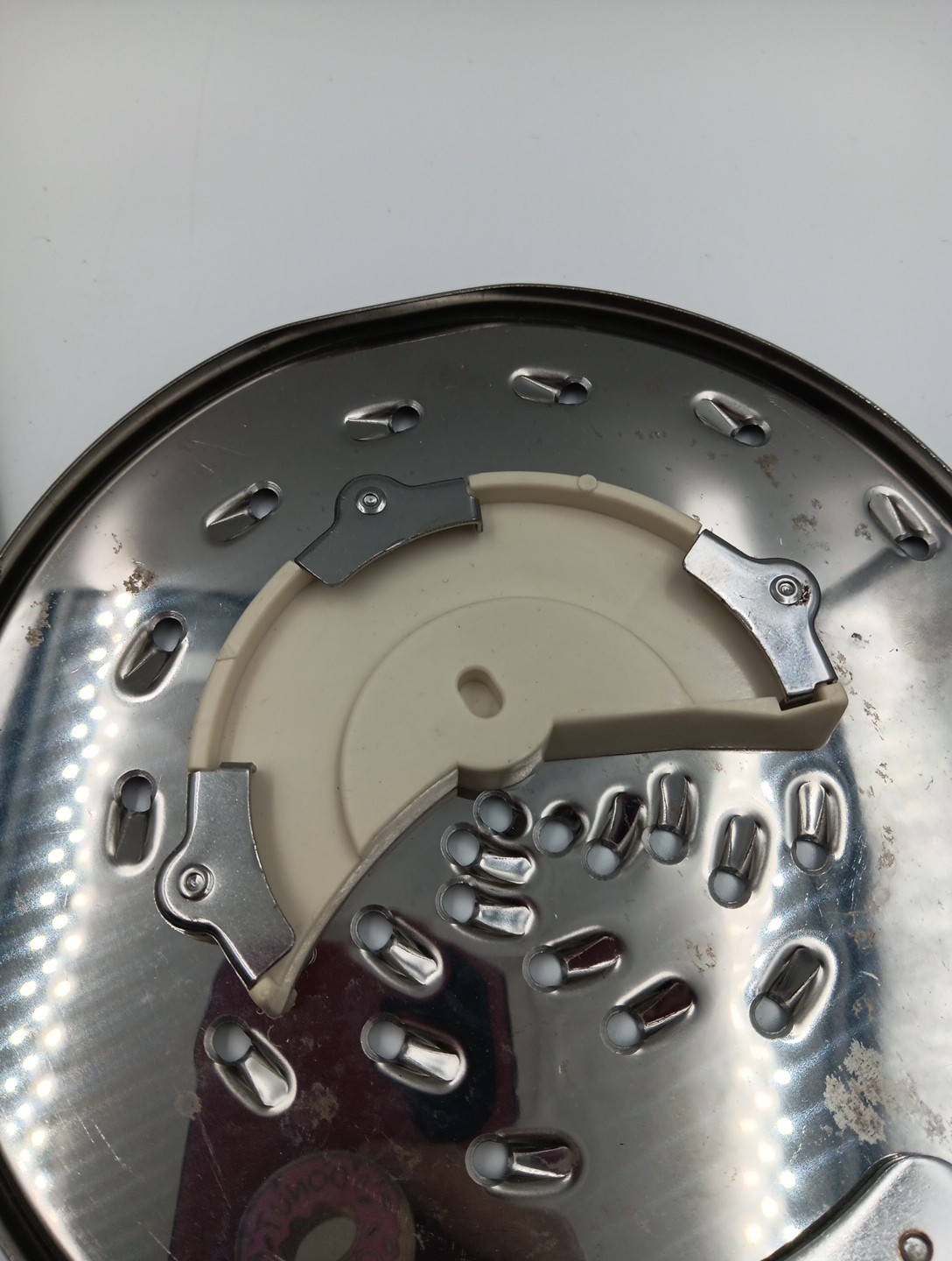 Two Cuisinart DLC-X Food Processor Disc Blade Discs # M (Dlc-337) and 6 (Dlc-346