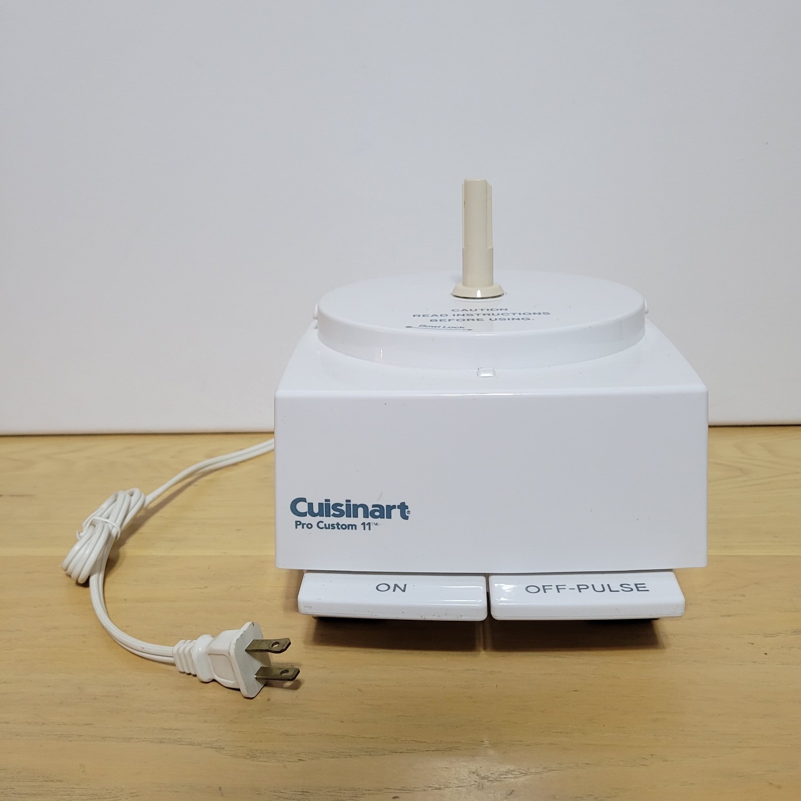 Cuisinart Pro Custom 11 DLC-8S Type 28 White 120V Food Processor Motor Base Only
