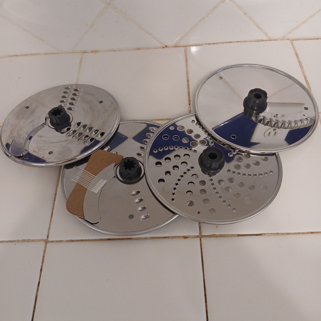 GE Food Processor 10 Cup Stainless Steel Blade Material W/ 3 Variable Speeds +