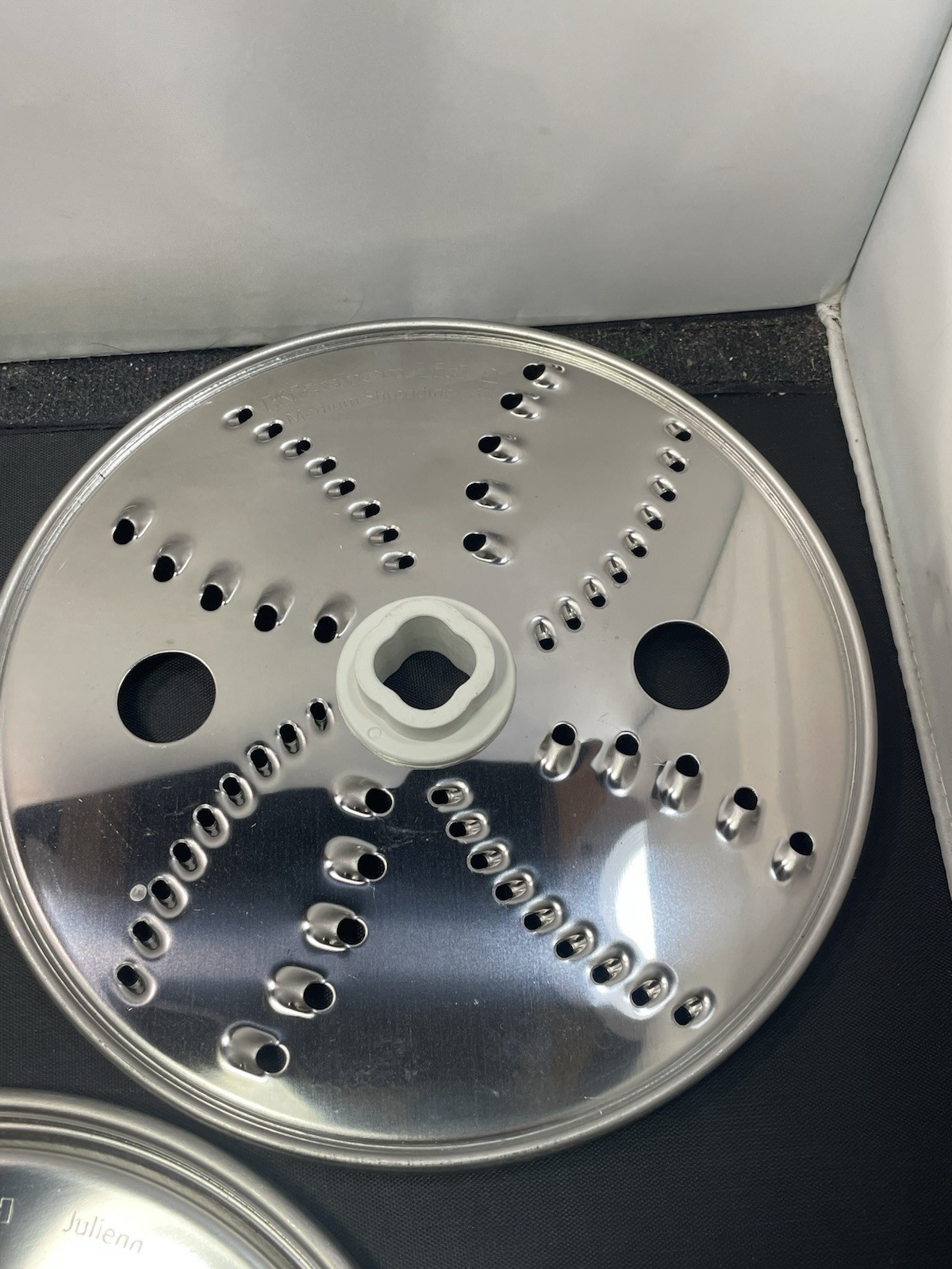 KitchenAid food processor Julienne, adjustable slicing disc & Shredding Disc 3pc