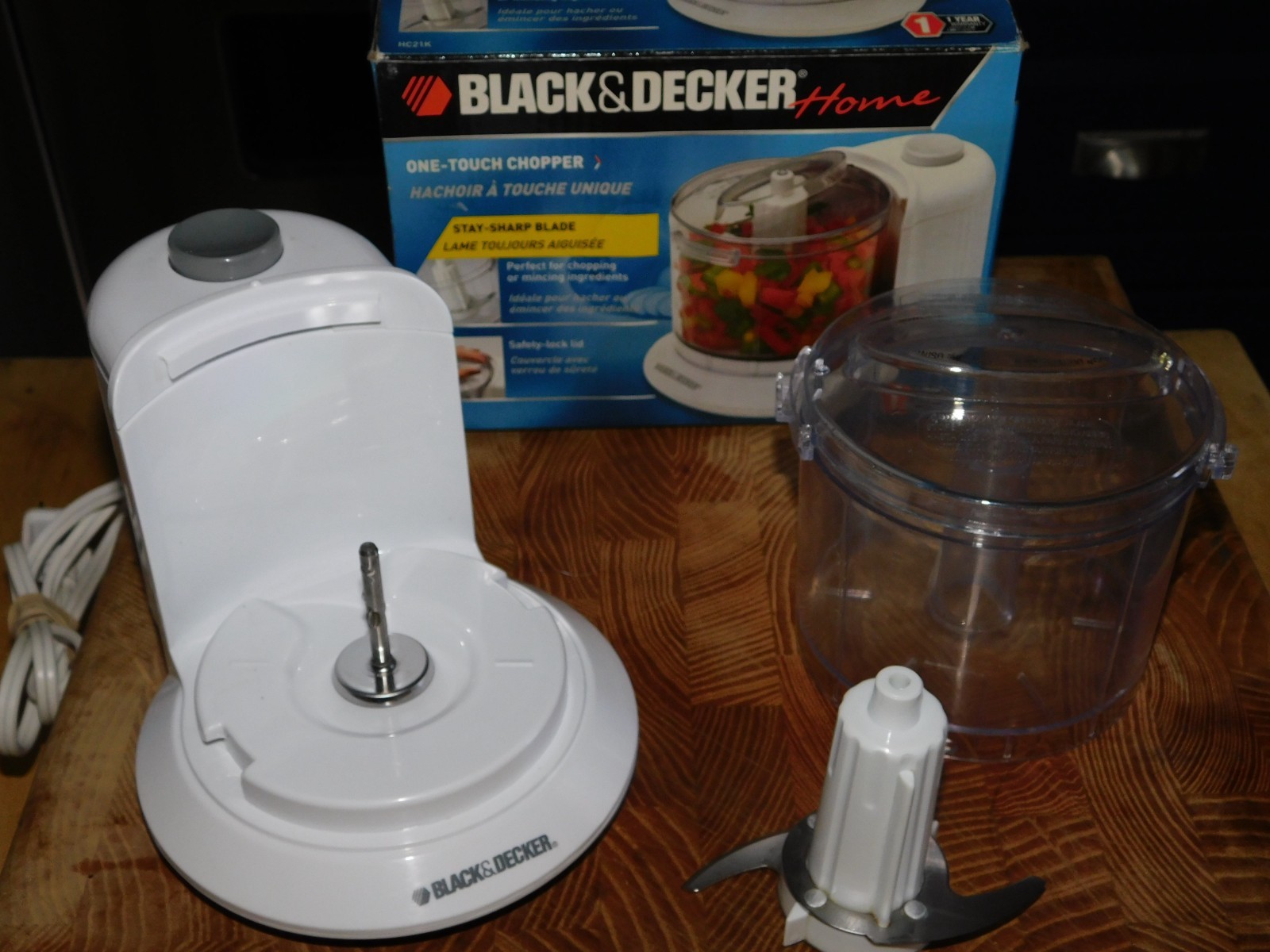Black & Decker 1.5-Cup One Touch Chopper White Model HC21K (New in Box)