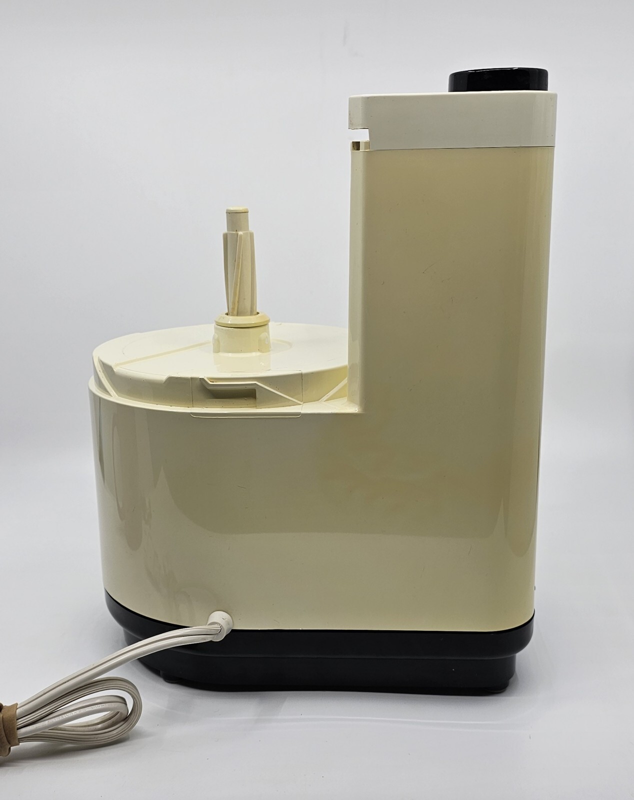 Vtg Regal Model V813 La Machine I Compact Food Processor Only Tested Works