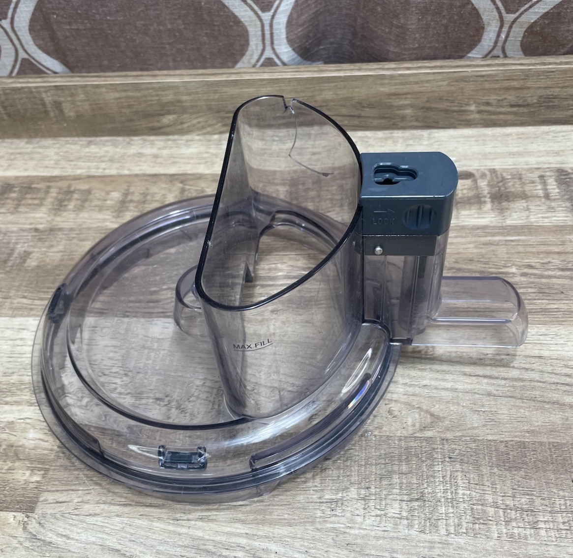 Cuisinart Custom 14 Food Processor FP-13WBC Lid Top Cover Damaged But Works
