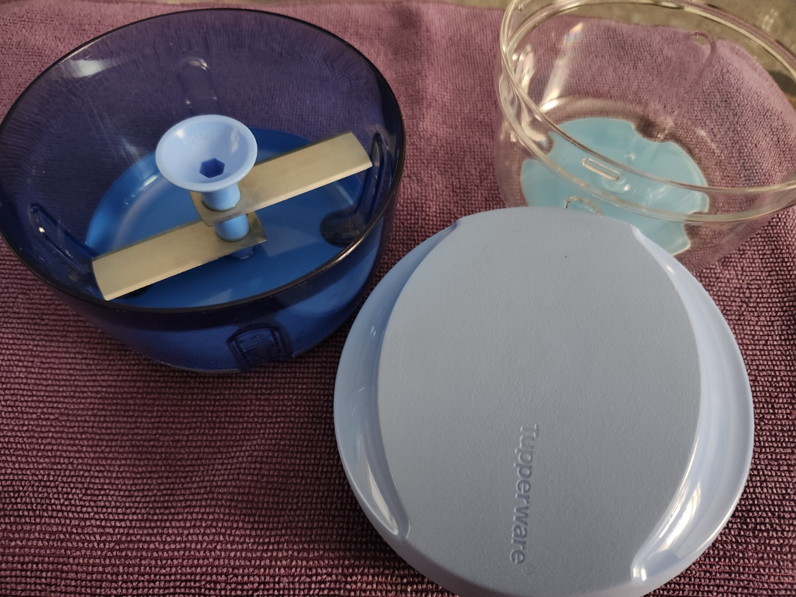 Tupperware Lil Chopper Food Processer Twist Top 1.25 Cup Blue W/ EXTRA BOWL