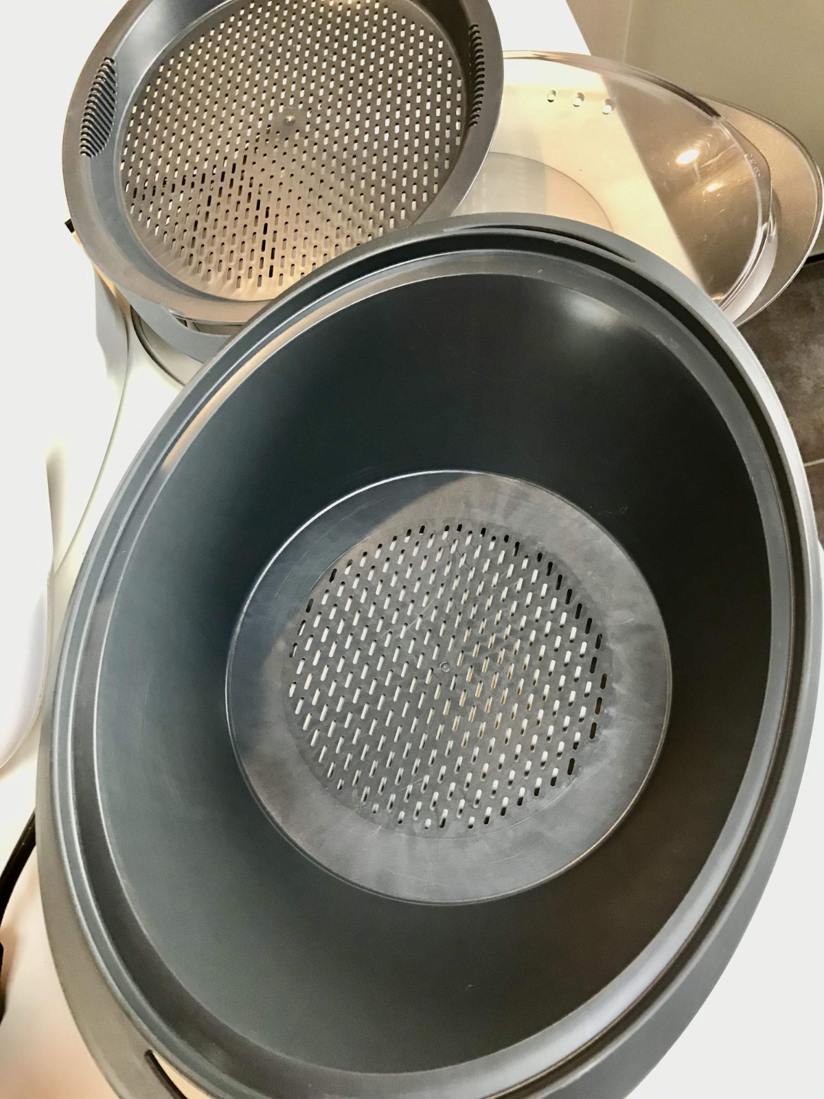 Thermomix TM5 (220V): Pre-owned like new, Excellent Condition, Inspected