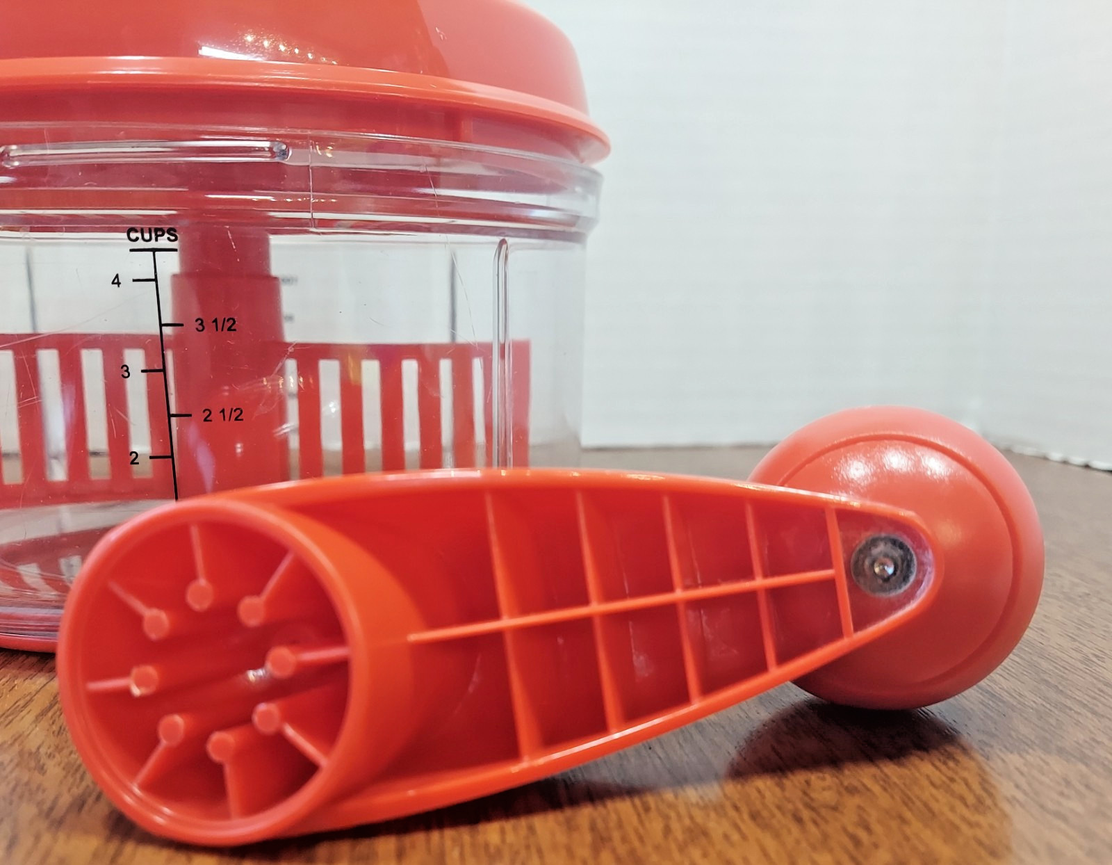Tupperware “Quick Chef” Food Processor Chopper Mixer Whisk 4 Cups Red – Open Box