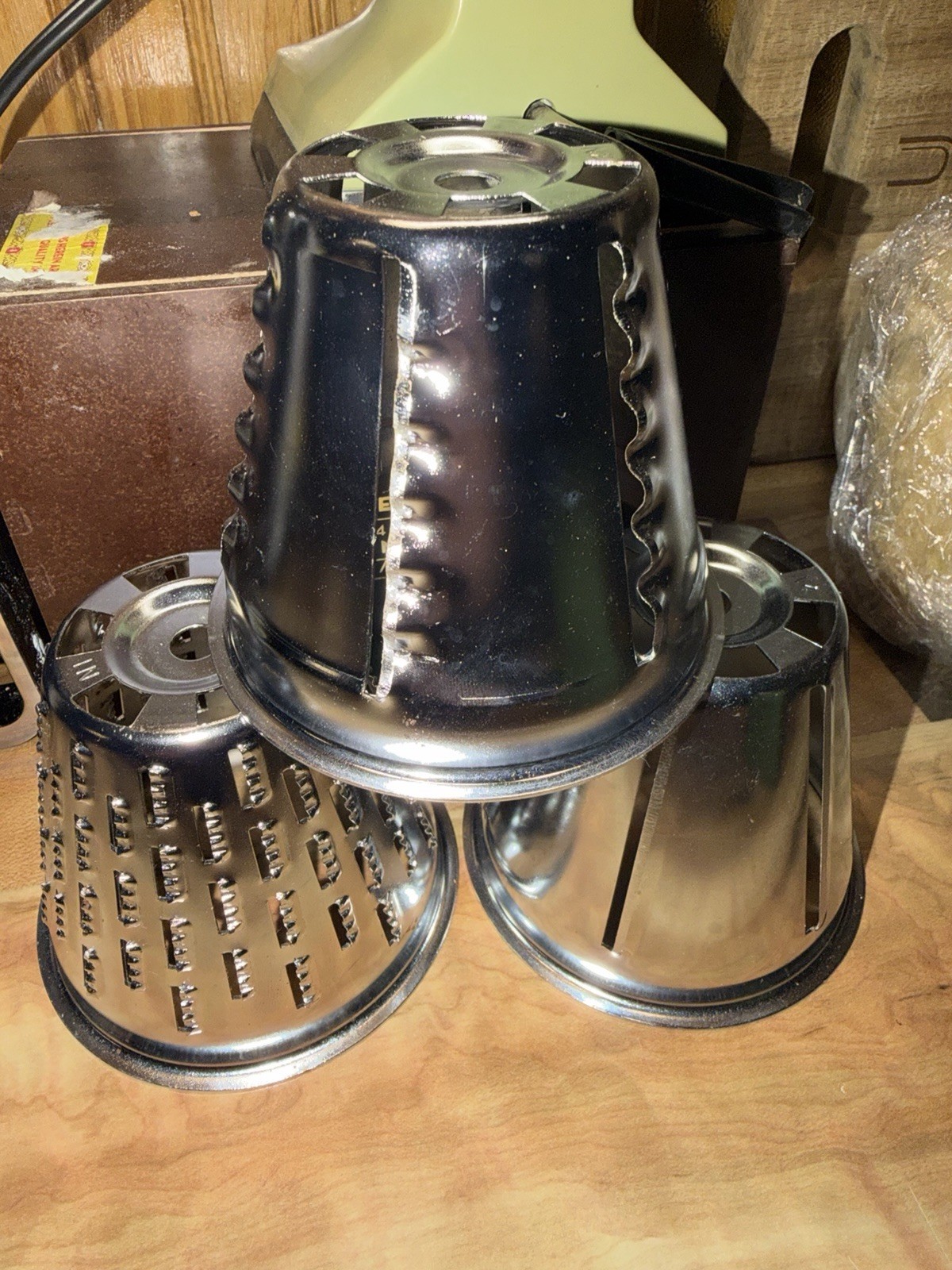 Vintage Rival manual rotary food slicer/shredder in good working condition.