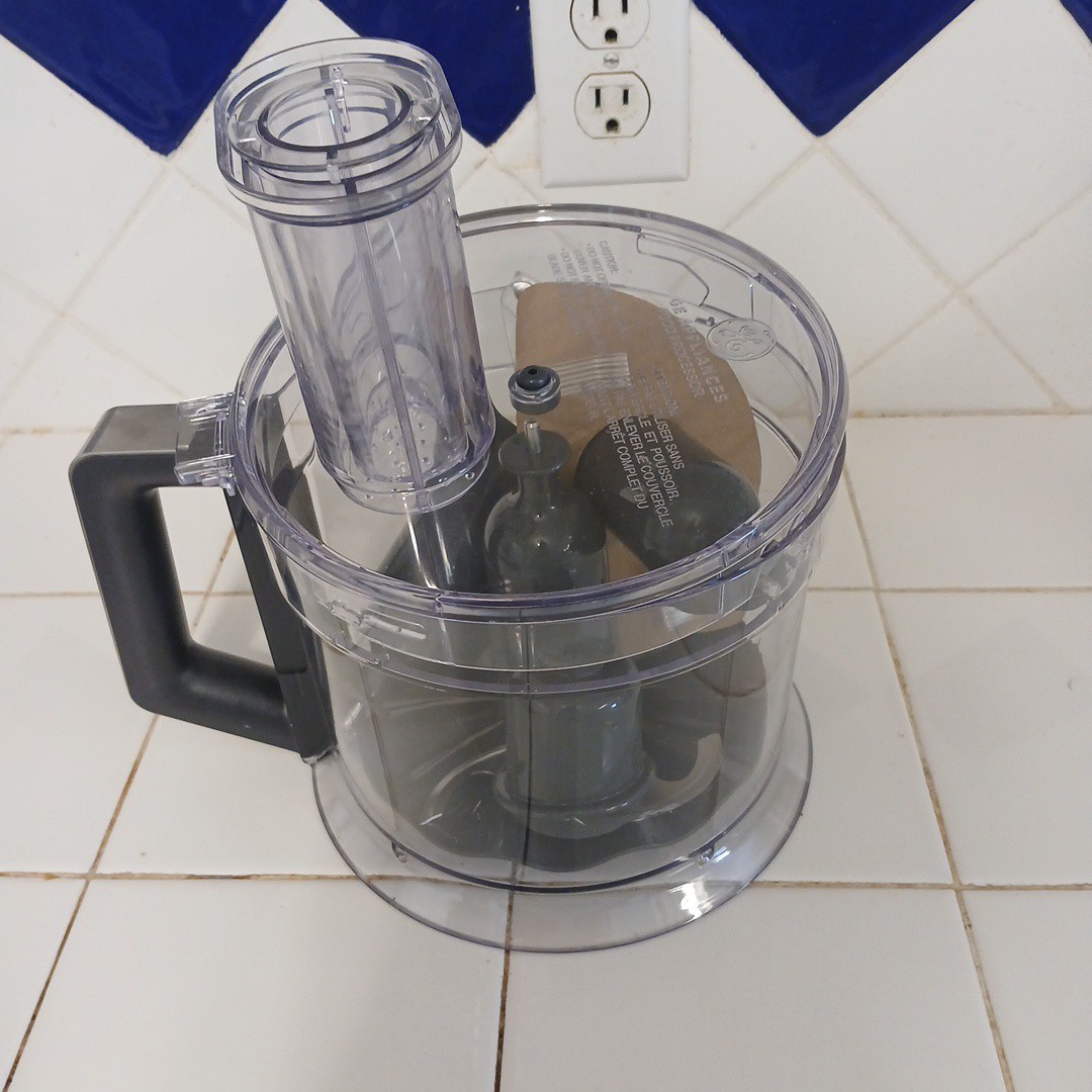 GE Food Processor 10 Cup Stainless Steel Blade Material W/ 3 Variable Speeds +