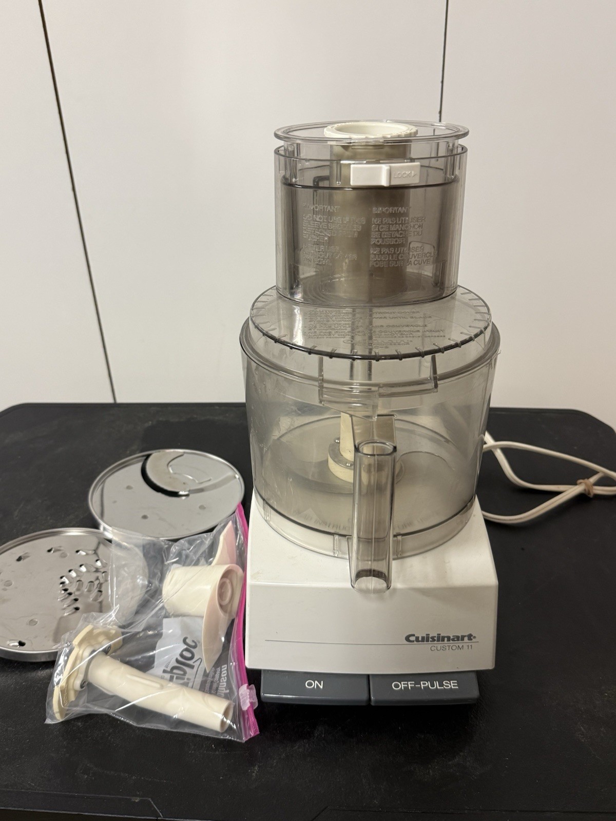 Cuisinart Custom 11-Cup Food Processor DLC-8M Made In Japan