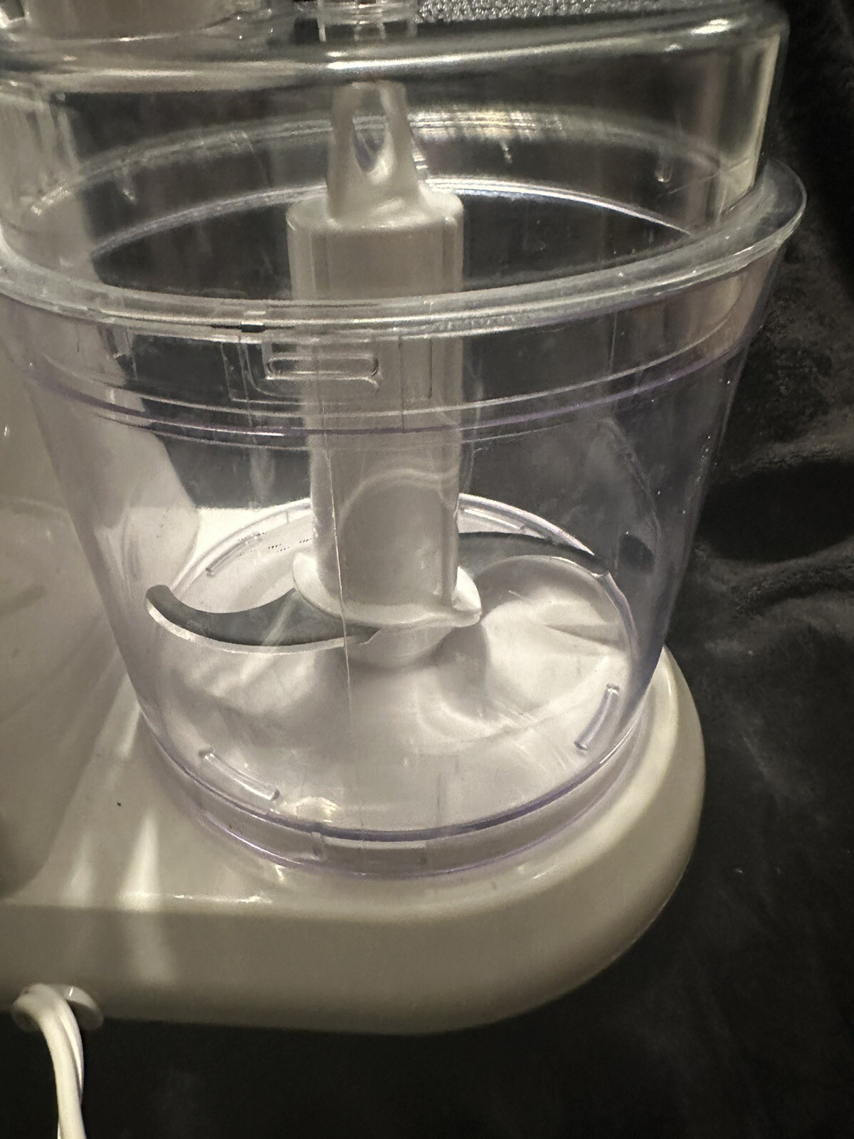 Black and Decker Quick-N-Easy FP-1200 Food Processor W/ Accessories – Works 100%
