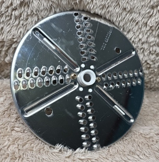 VTG Oster Regency Kitchen Center Replacement Part – 5.75″ Shredder Disc Blade