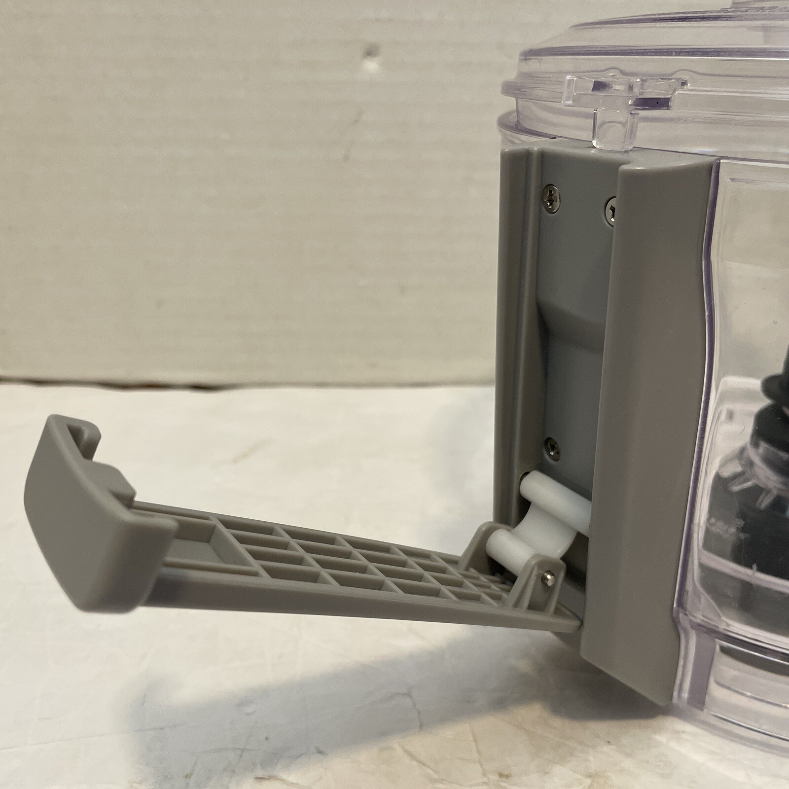 Pre-Owned/Barely Used*Veggie Bullet Spiralizer Base, Basket and Lid