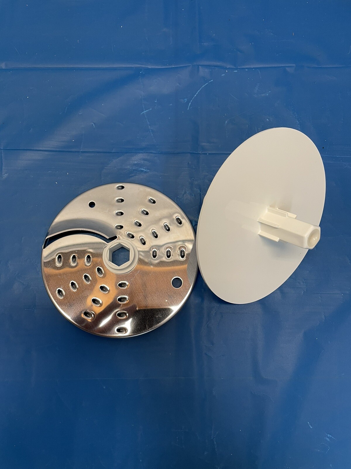 Sunbeam Oskar 14181 Food Processor ejector disk and shredder grater blade