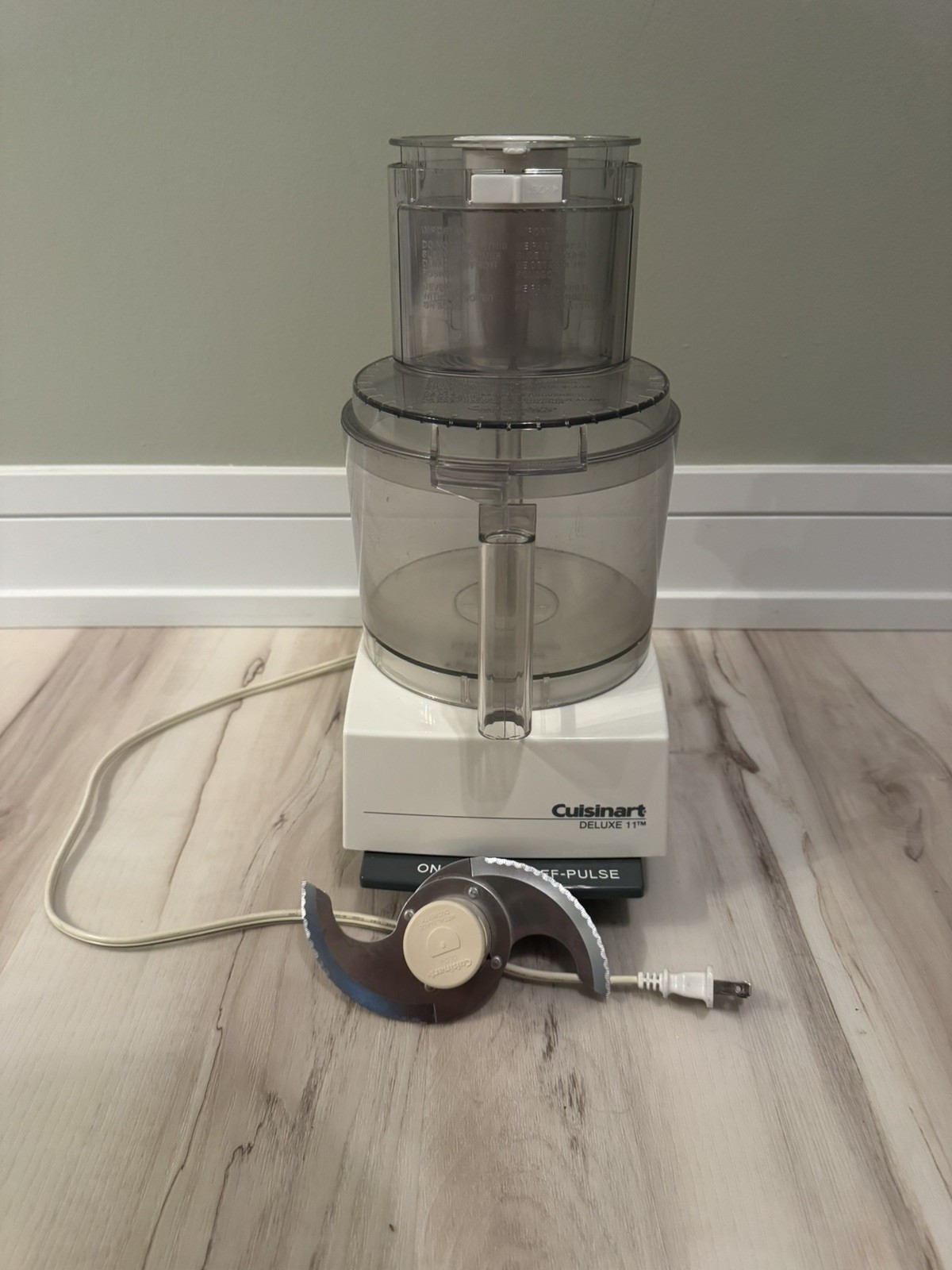 Cuisinart Deluxe 11-Cup Food Processor DLC-2011 – TESTED WORKING!