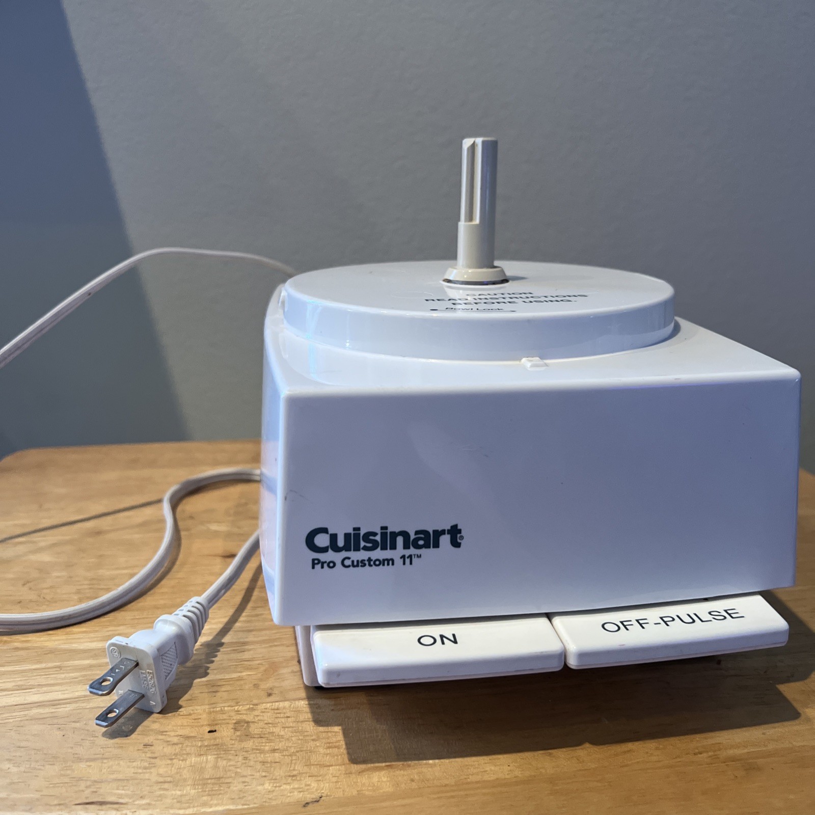 Cuisinart Pro Custom 11 Food Processor White Base DLC-8S TX (Type 28)Not Working