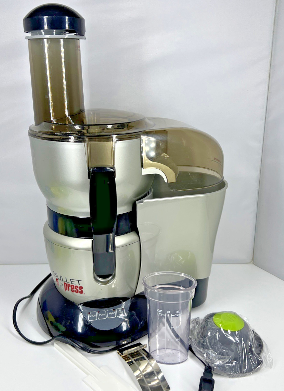 Bullet Express Food Processor Silver/Black w Bowl Lid Pusher Slicing Disc & More