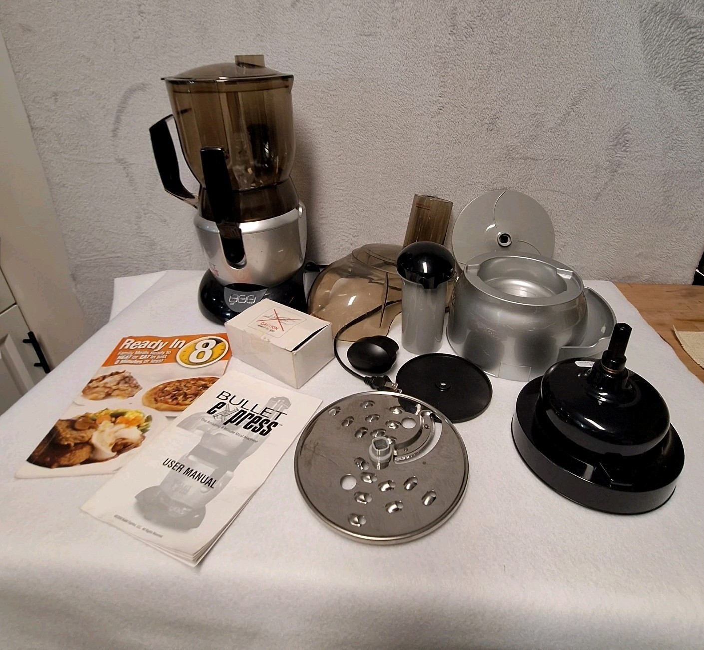 Bullet Express 8 Minute Meal Machine Maker/Mixer/Juicer GUC