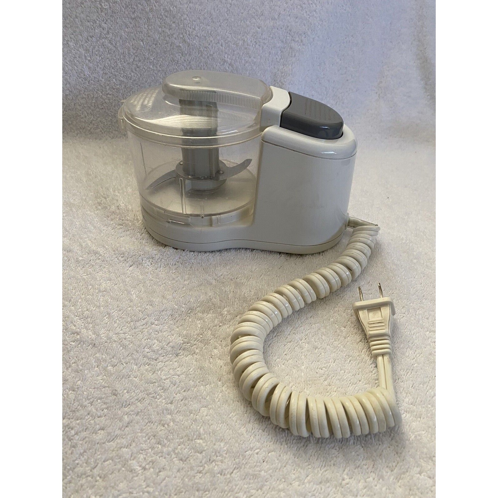 Black & Decker Handy Chopper Plus Model HC3000 Type 1 White – Works Great Nice
