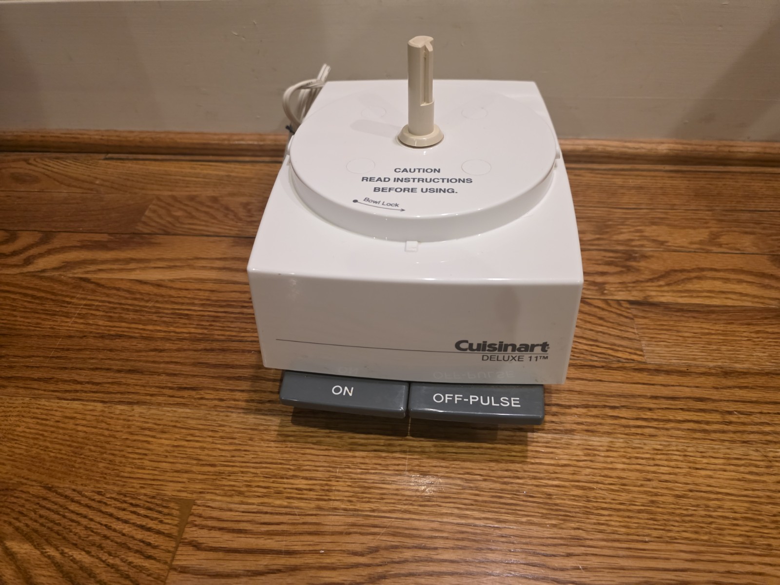 Cuisinart Deluxe 11 Food Processor Base Motor Model DFP -11 TX White (Base Only)