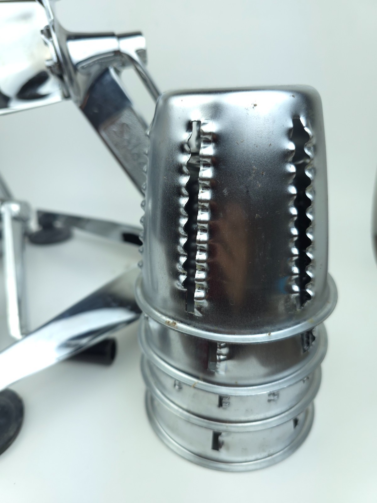 VTG Saladmaster Five Star Food Processor Slicer Grater Shredder w/ 4 Cones