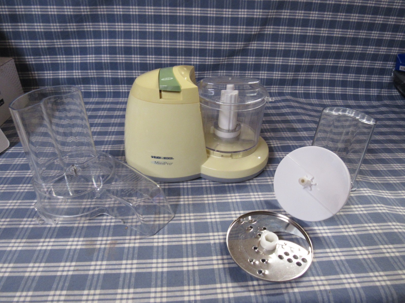 Black Decker MFP100 Mini Food Processor (Pre-Owned See Video) FAST FREE SHIPPING