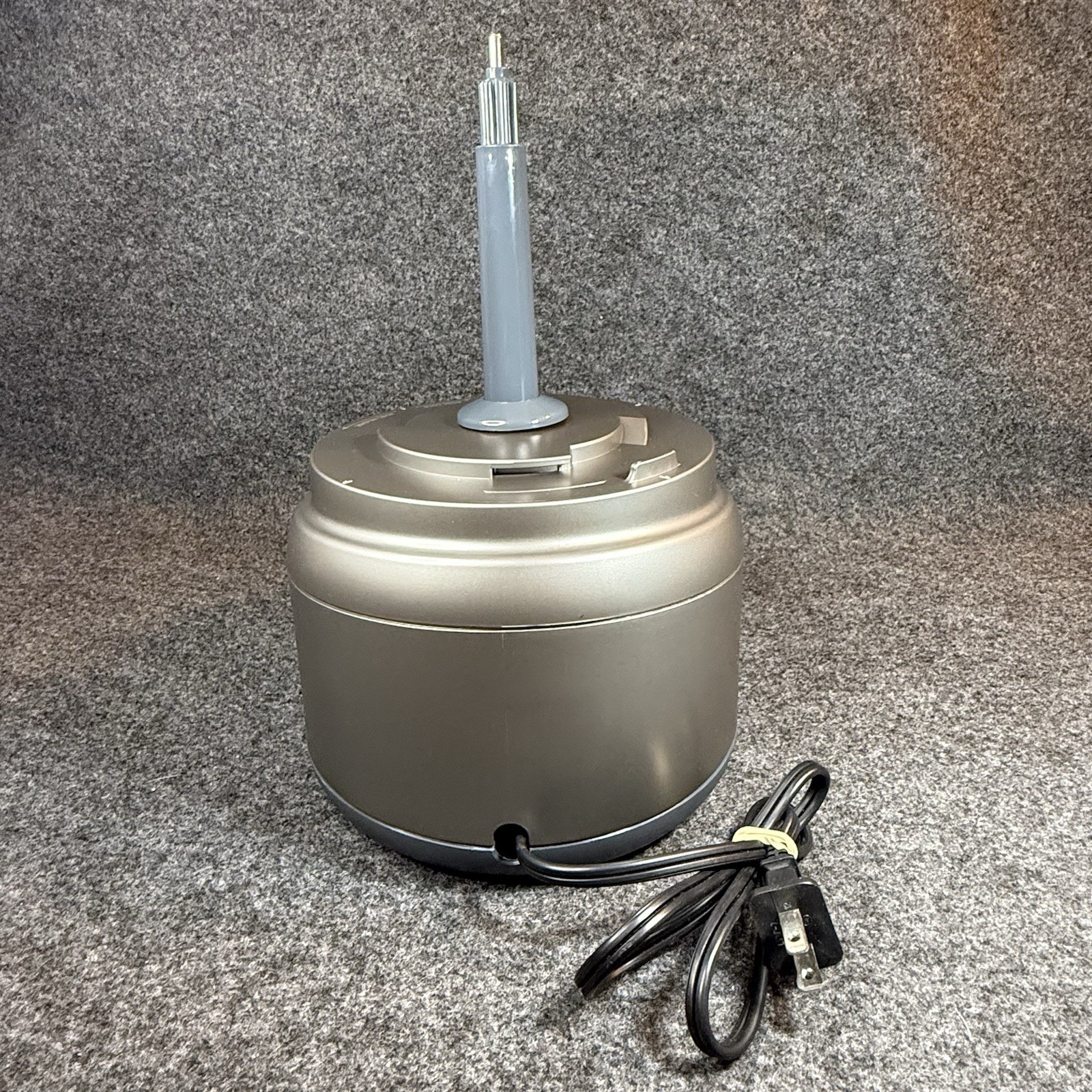 Cuisinart Food Processor FP-8 FP-8GM FP-8SV Motor Base Genuine OEM Part Gray