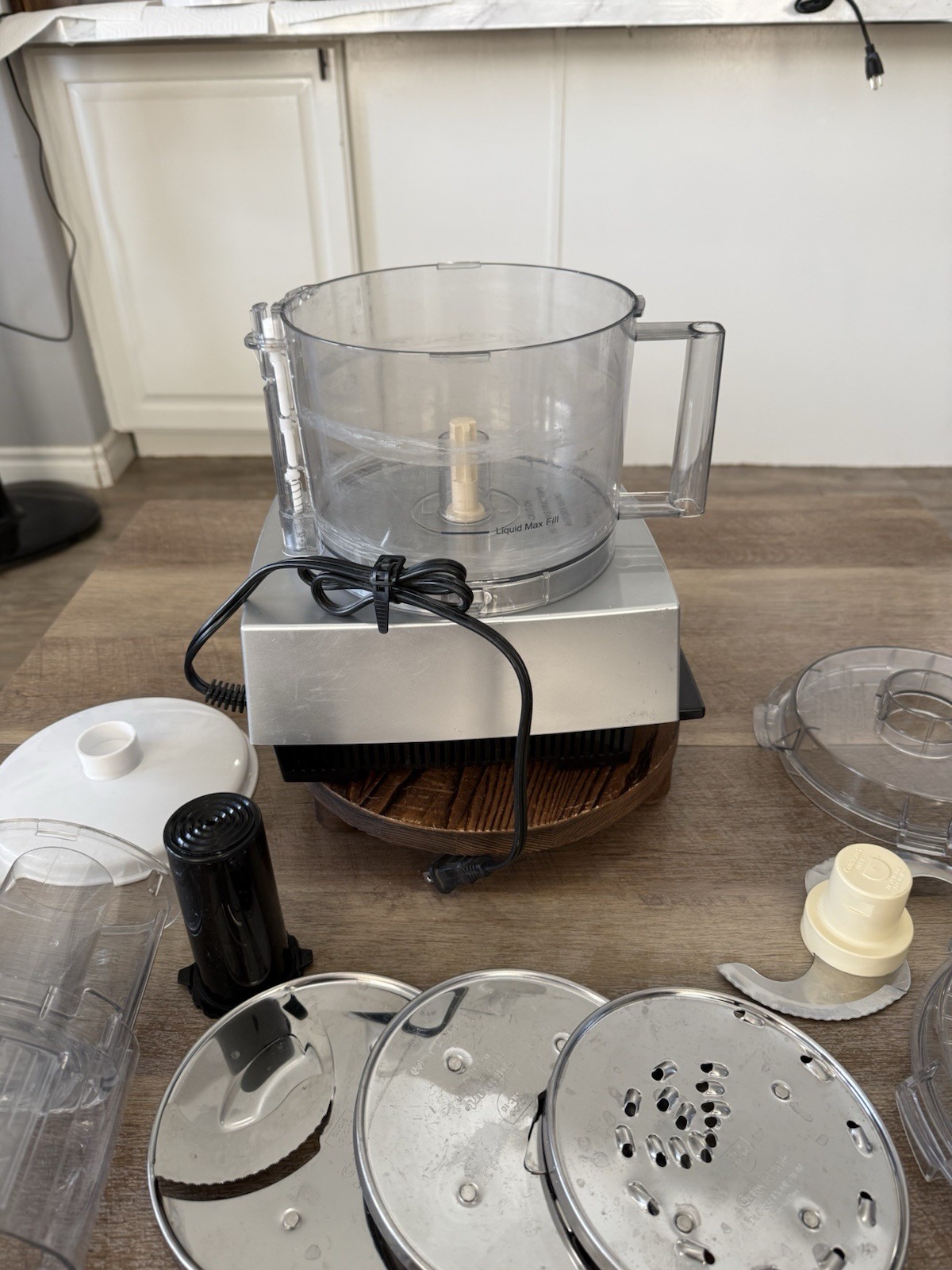 Cuisinart Pro Custom 11″ Food Processor ~ With Accessories ~ Blades And Chopper