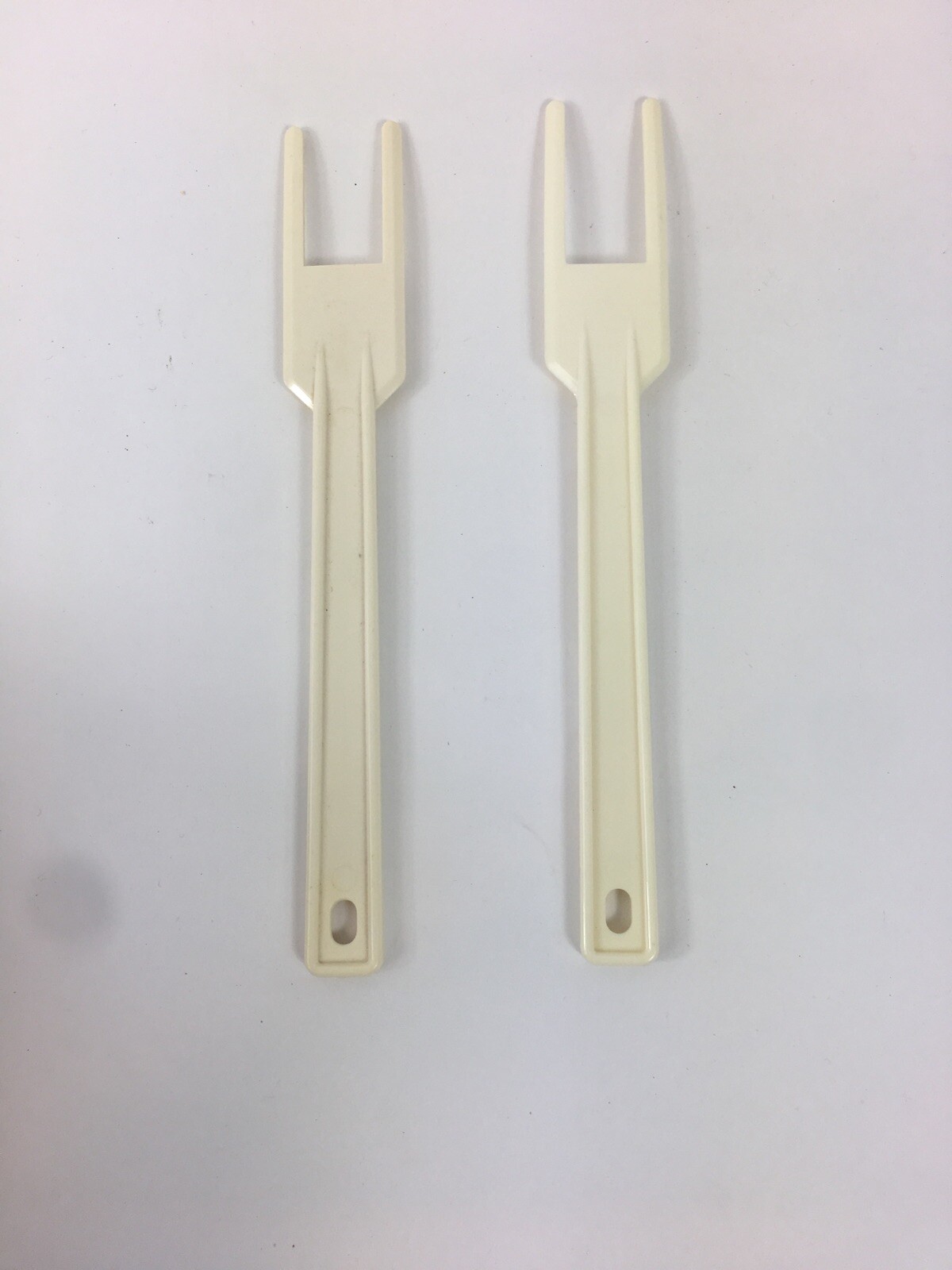 2 OEM White Cuisinart Food Processor Spatula / Blade Reamer from Japan