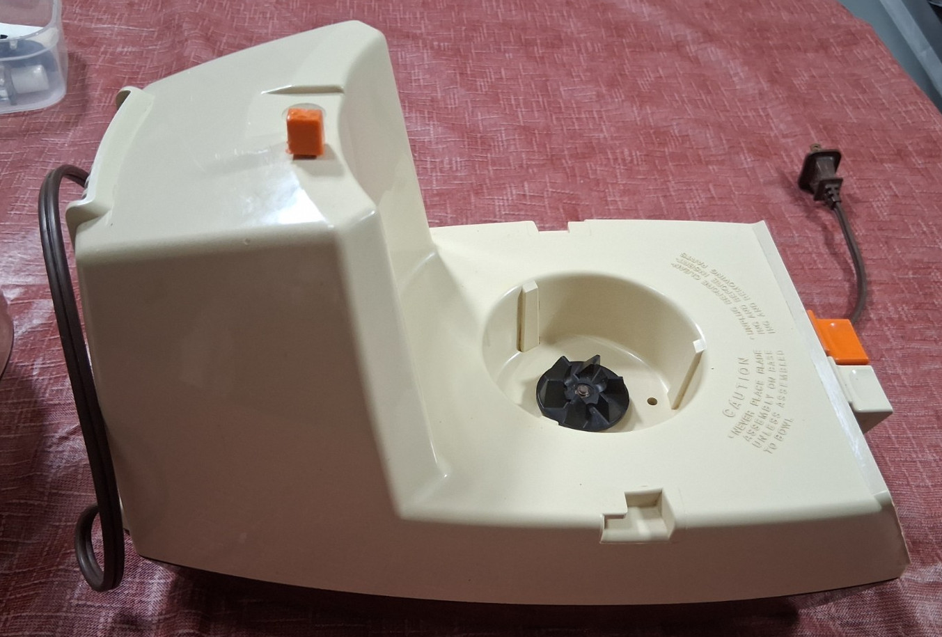 Vintage GE FOOD PROCESSOR / SLICER D1-4200 360W Made in USA