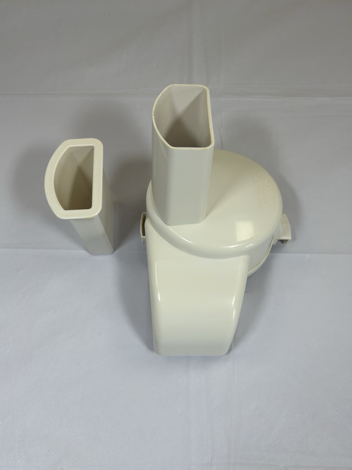 Sunbeam Model 14181 Oskar Food Processor Replacement Part Lid Shute & Pusher