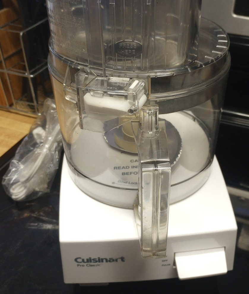 Cuisinart 7-Cup Pro Classic Food Processor, 600-Watt Motor, Vegetable Chopper