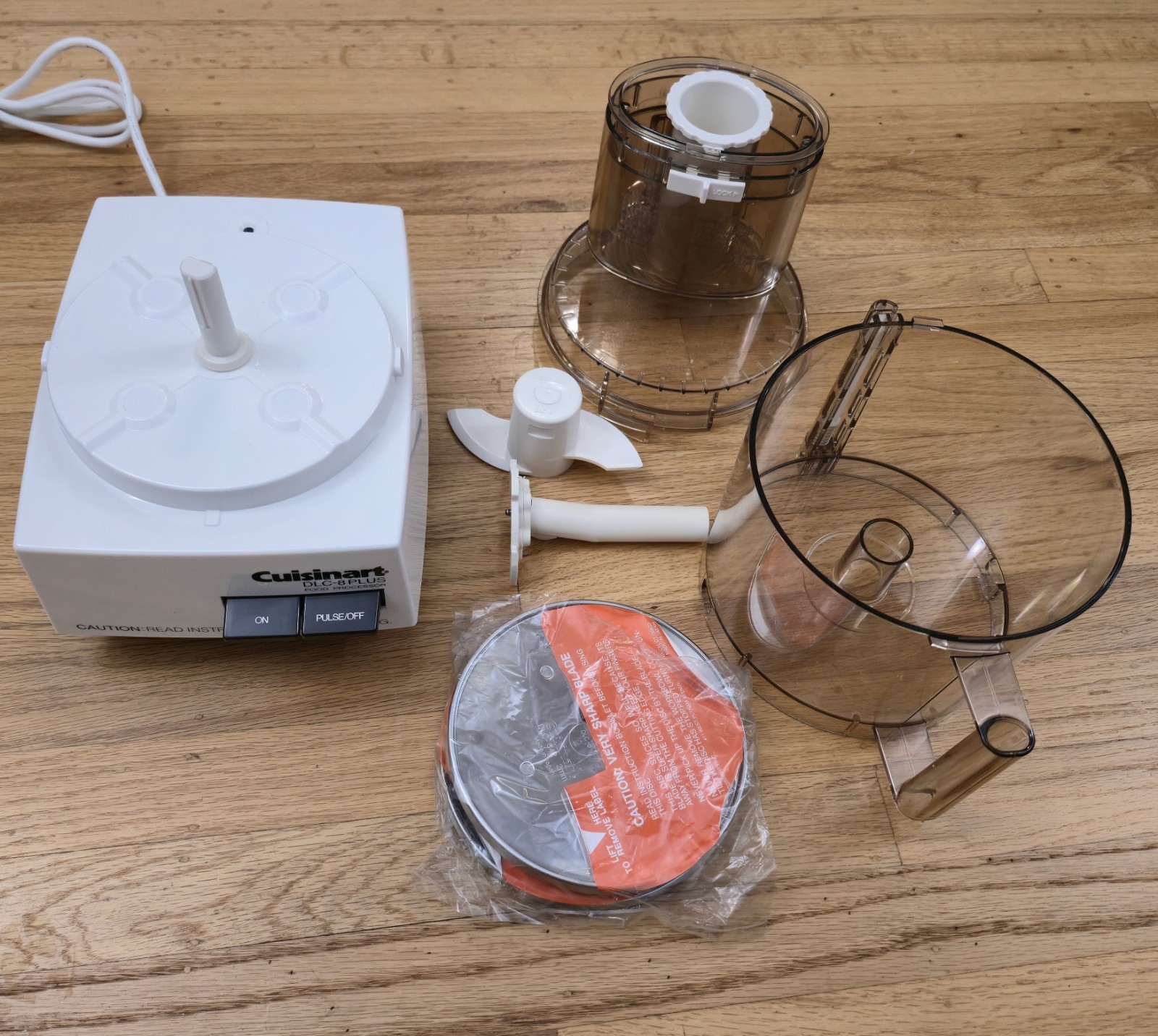 Cuisinart DLC-8 Plus Food Processor w/ Attachments UNUSED DLC-10 CLEAN VIDEO!