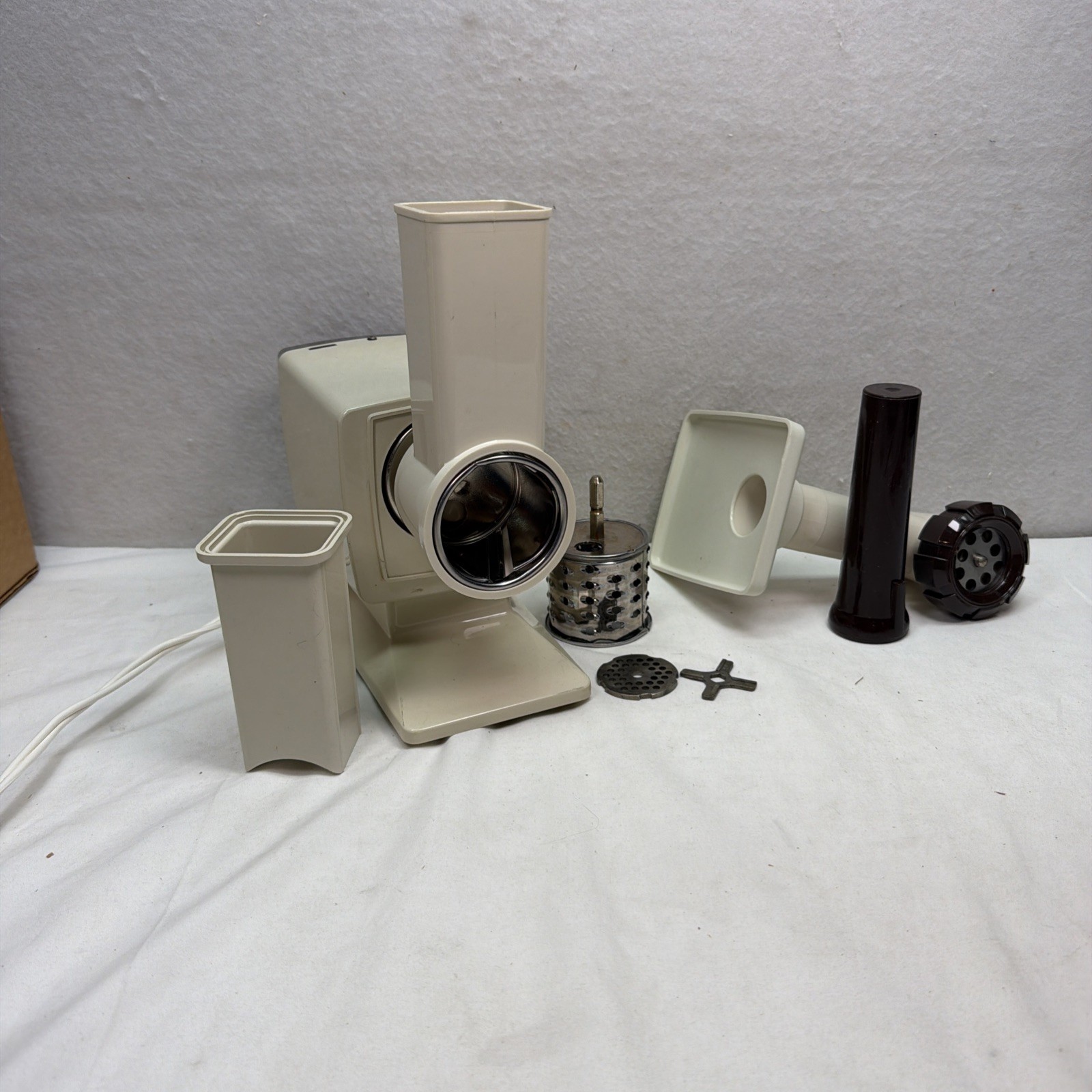 Moulinex Kitchen Works Grinder Slicer Shred Grate 252
