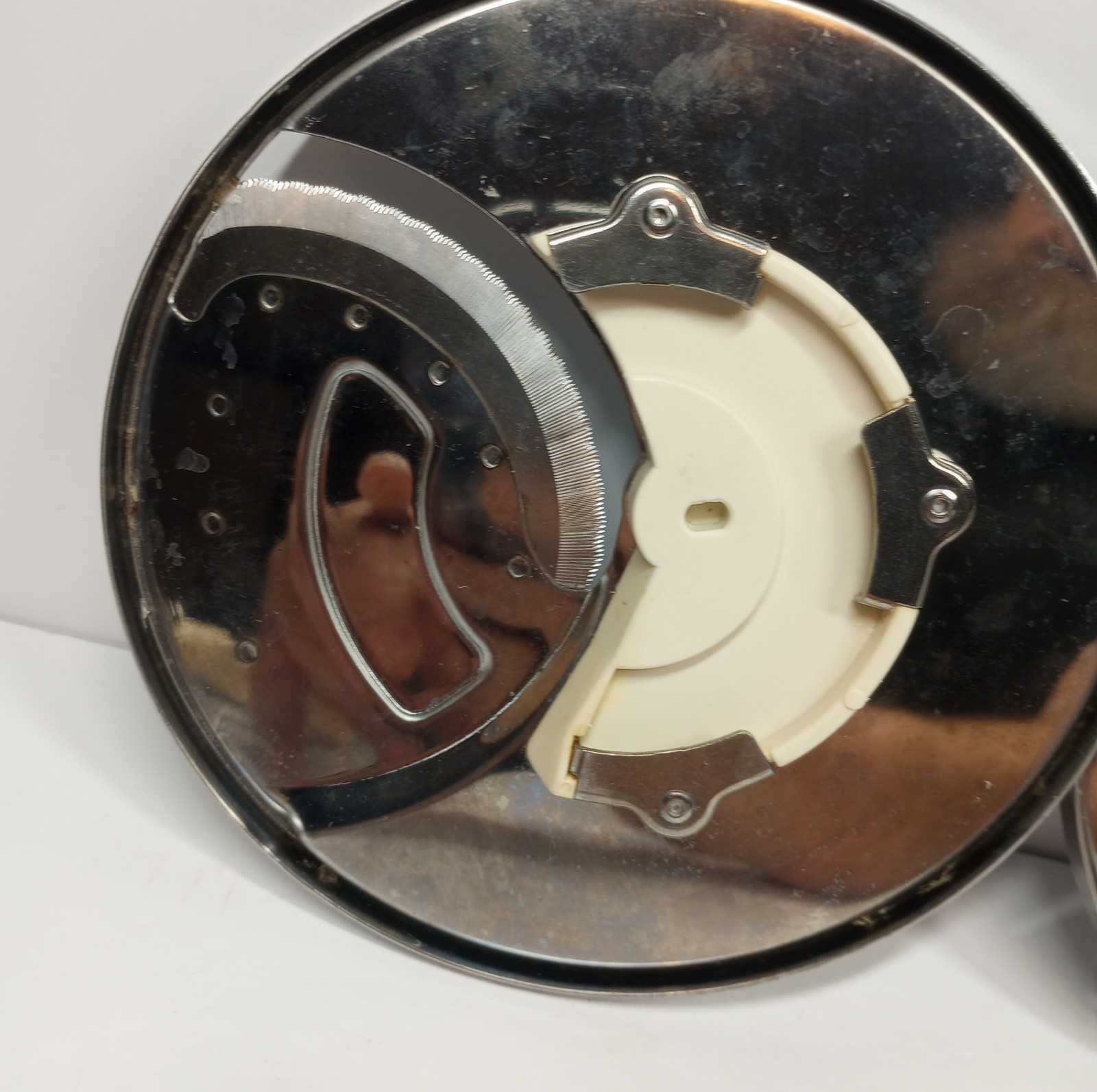 Cuisinart DLC-7 Super Pro Food Processor Disc Blades DLC-037 & DLC-044 Lot Of 2