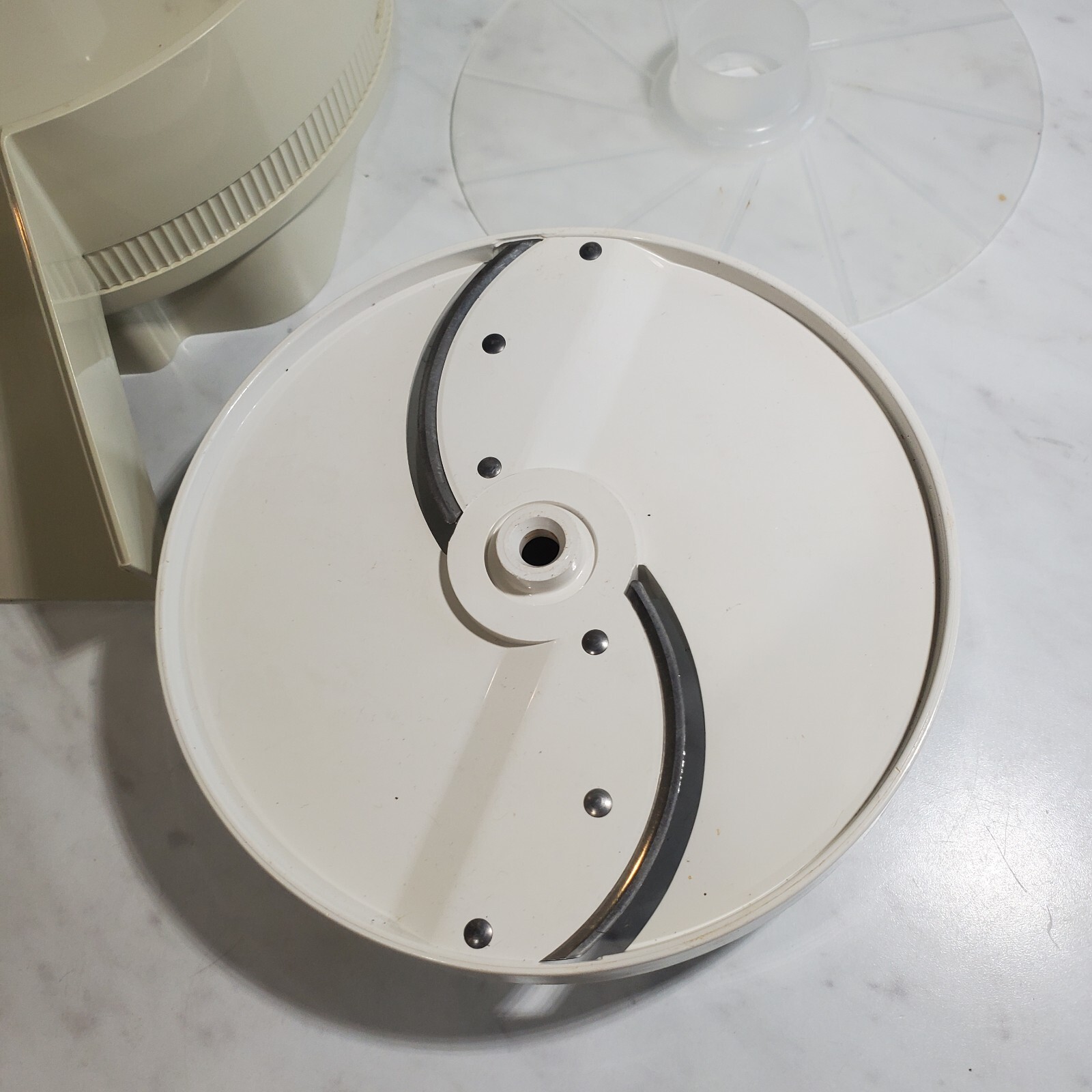 OSTER Regency Kitchen Center 957-18F PROCESSOR SALAD SLICER Housing