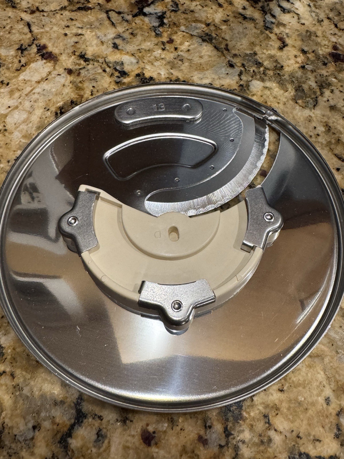 cuisinart blades (3) New Disc 2/3/4 MM And Plastic Holder
