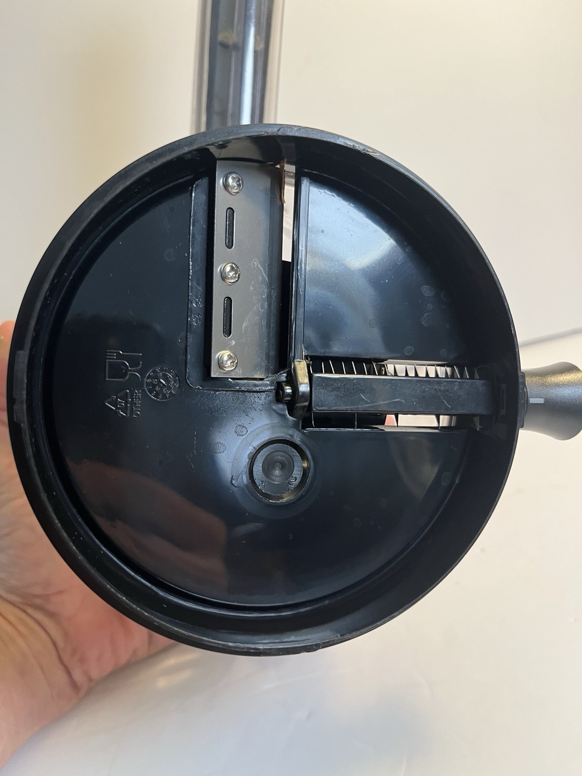 Gefu Spiralfix Spiral Slicer. Adjustable manual spiralizer.