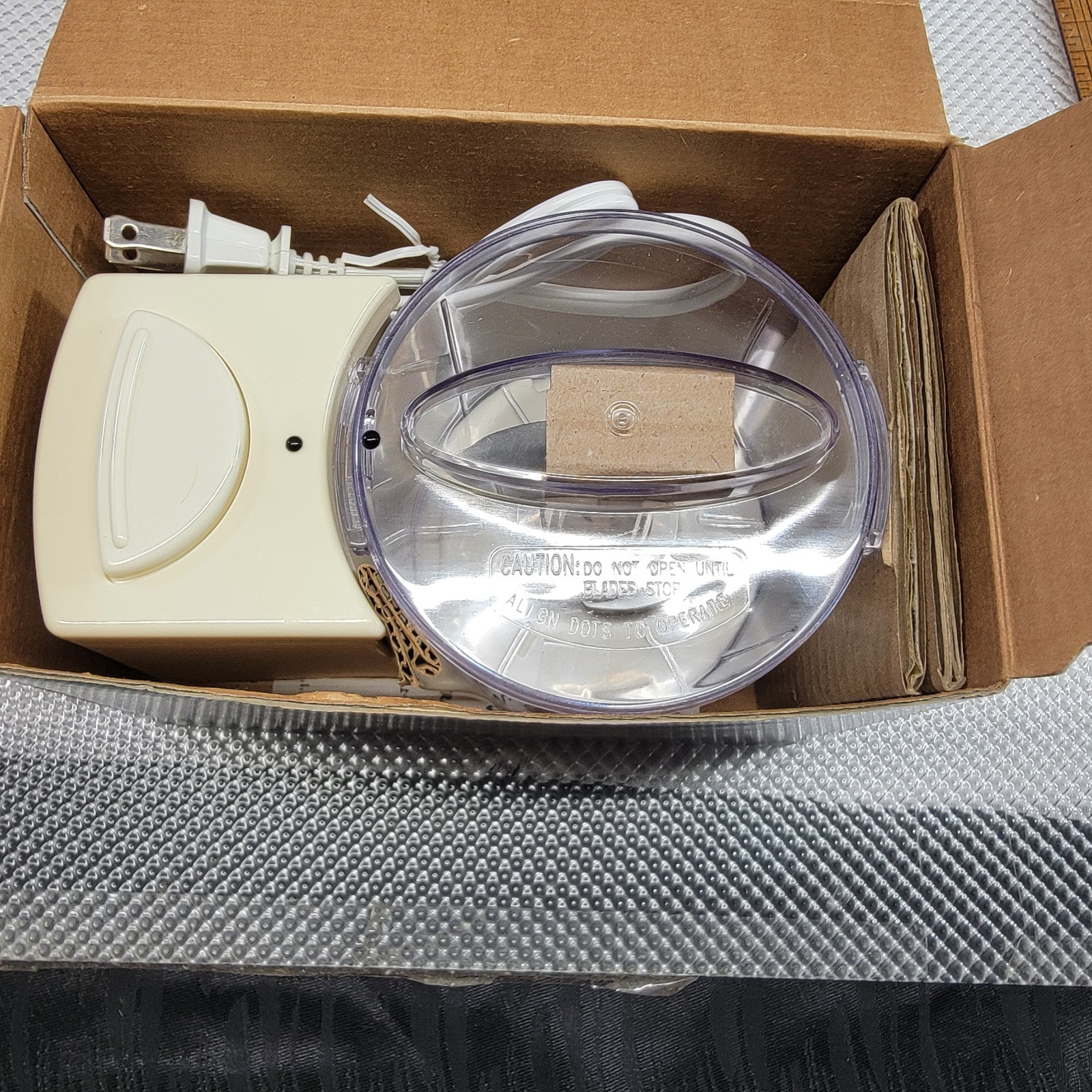 White Westinghouse Mini Food Processor Chopper WCH0100 Kitchen Tool New Open Box